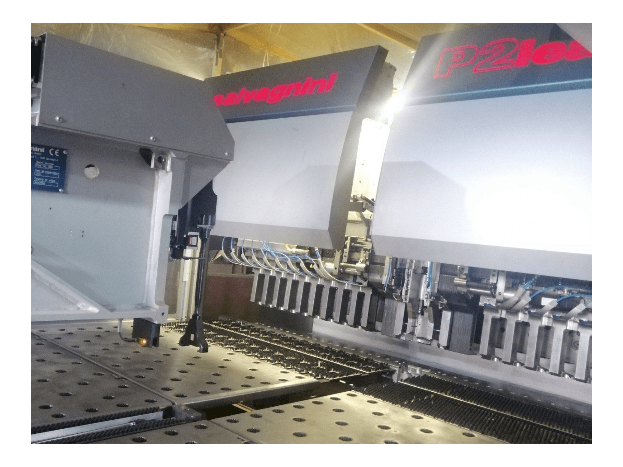 Vista frontal de la máquina Salvagnini P2lean