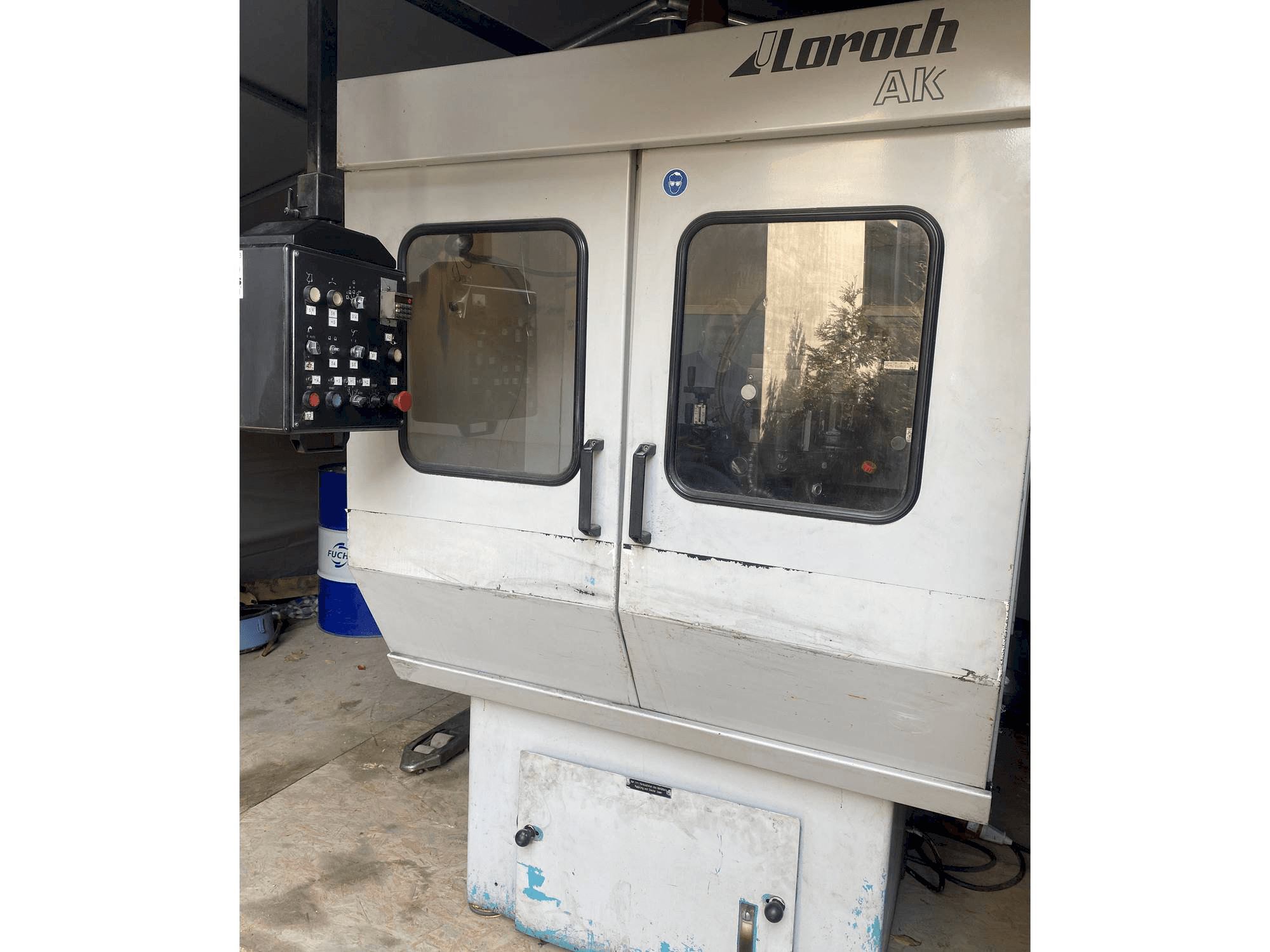 Vista frontal de la máquina Loroch AK