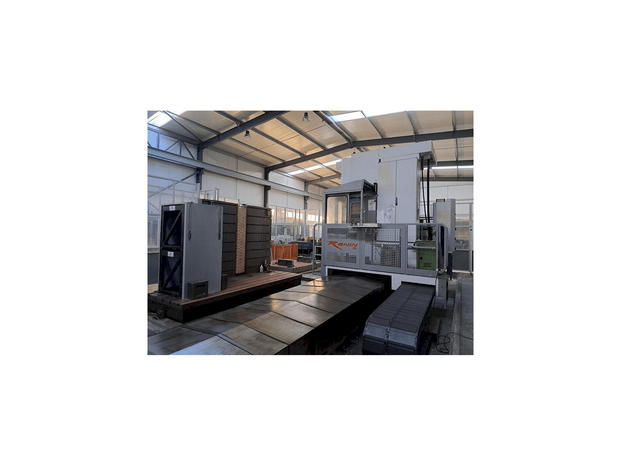 Vista frontal de la máquina FPT RONIN