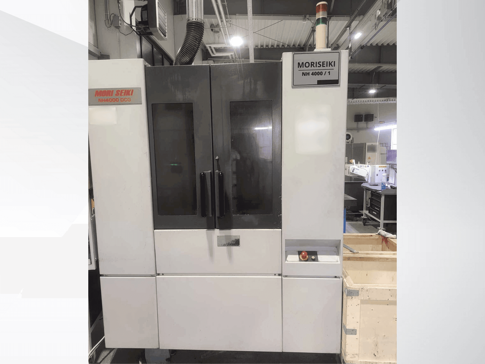 Vista frontal de la máquina MORI SEIKI NH 4000 DCG