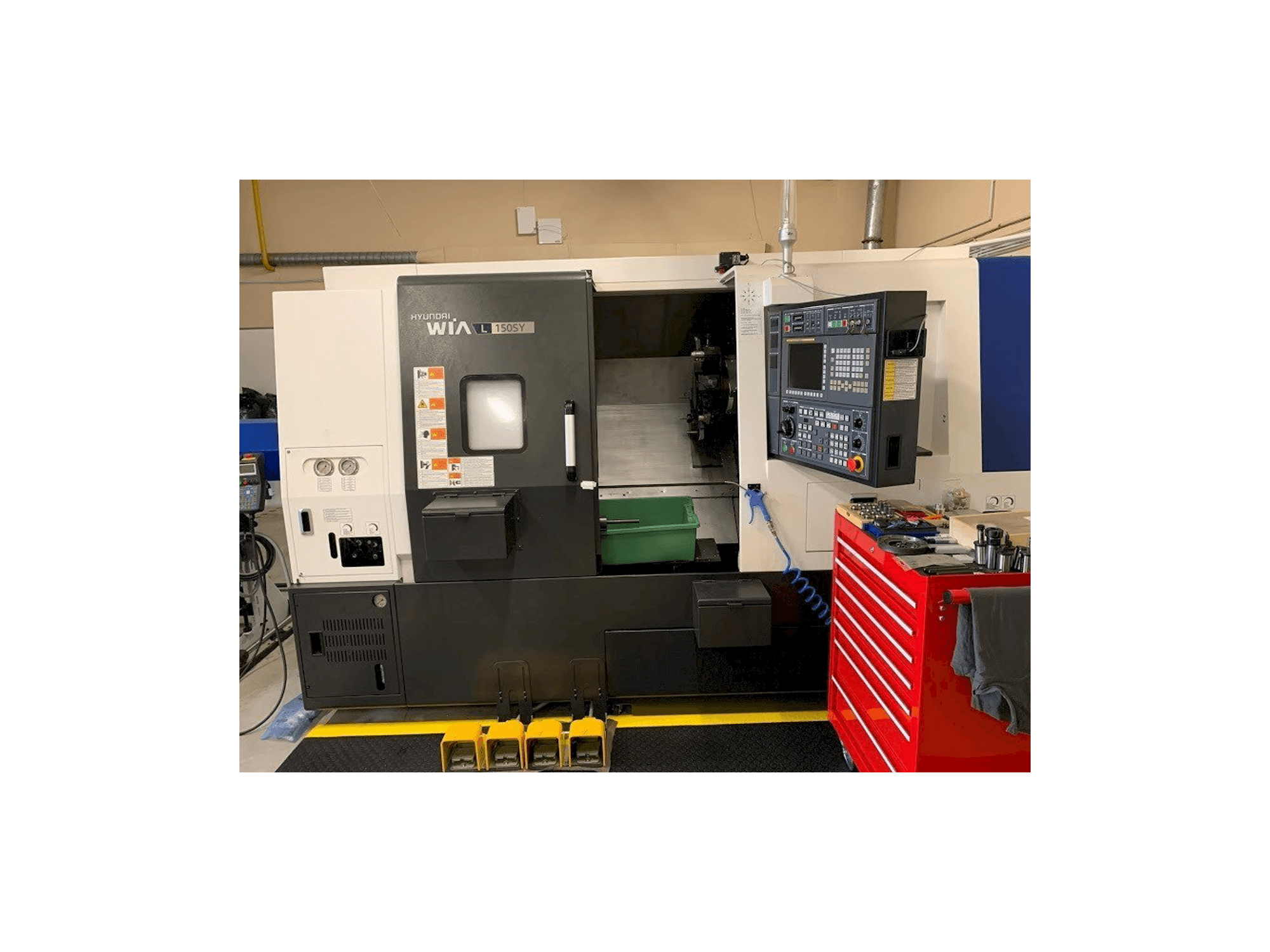 Vista frontal de la máquina Hyundai Wia L150SY