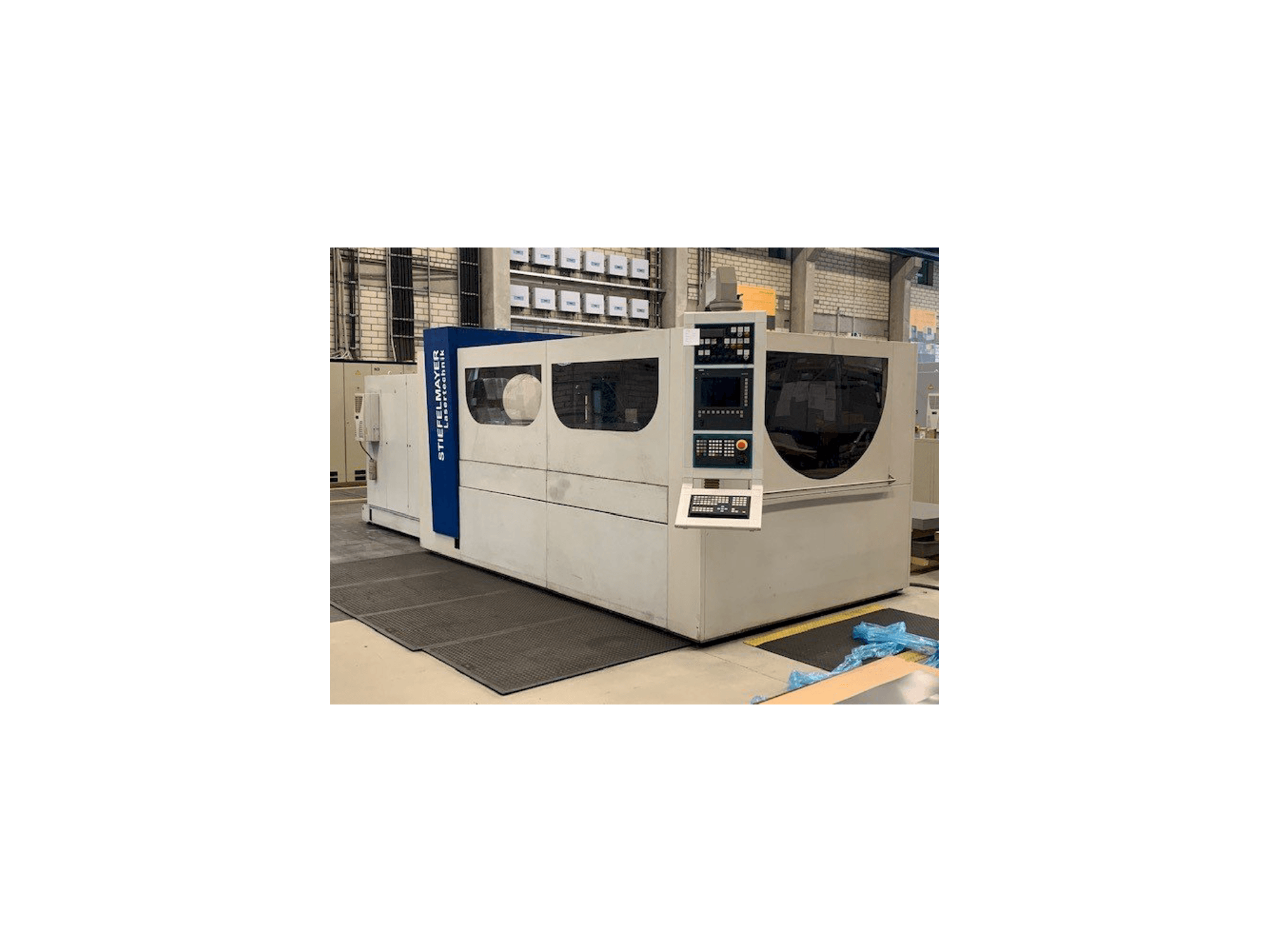 Vista frontal de la máquina Stiefelmayer linear