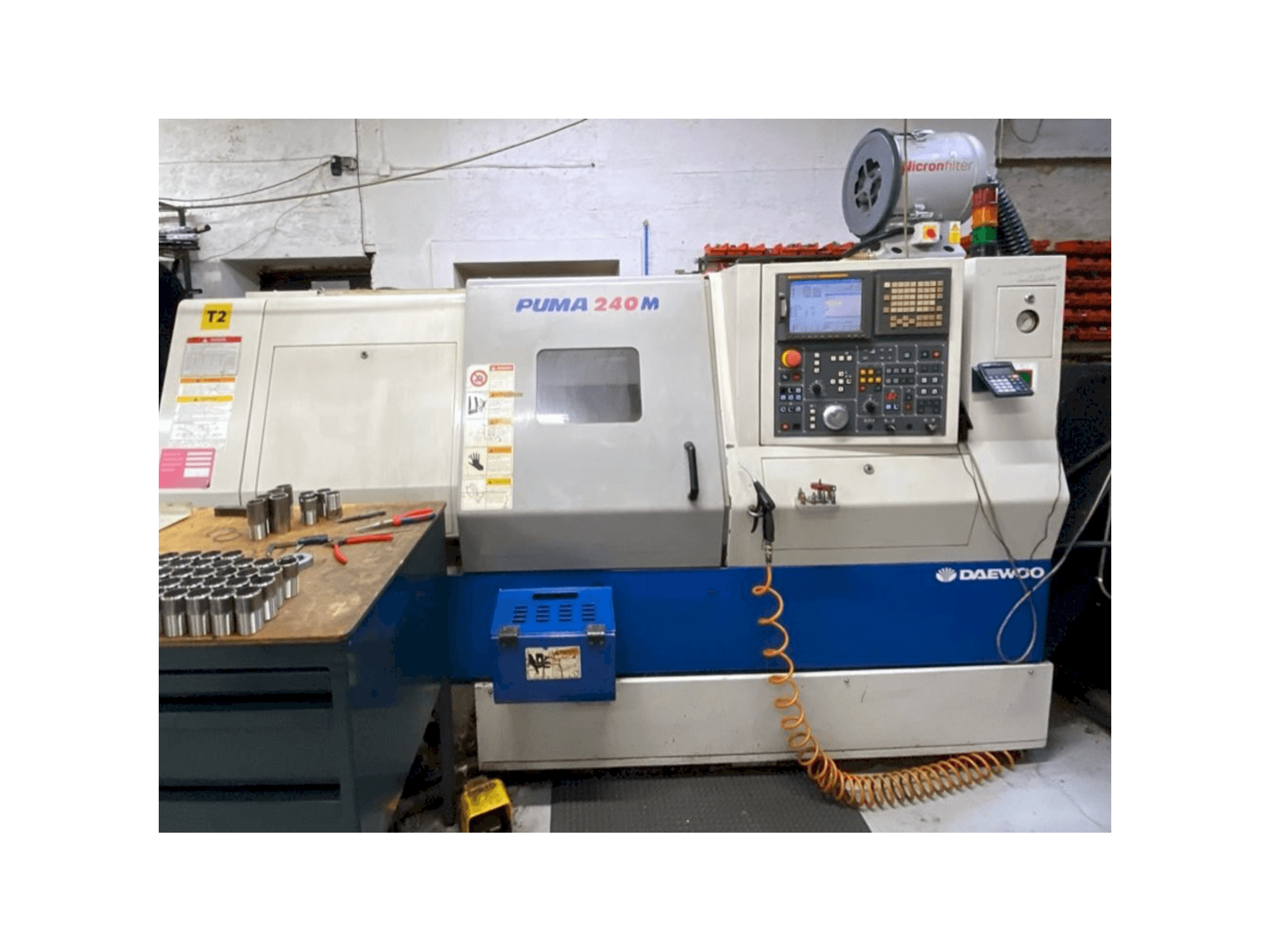 Vista frontal de la máquina DAEWOO PUMA 240MB