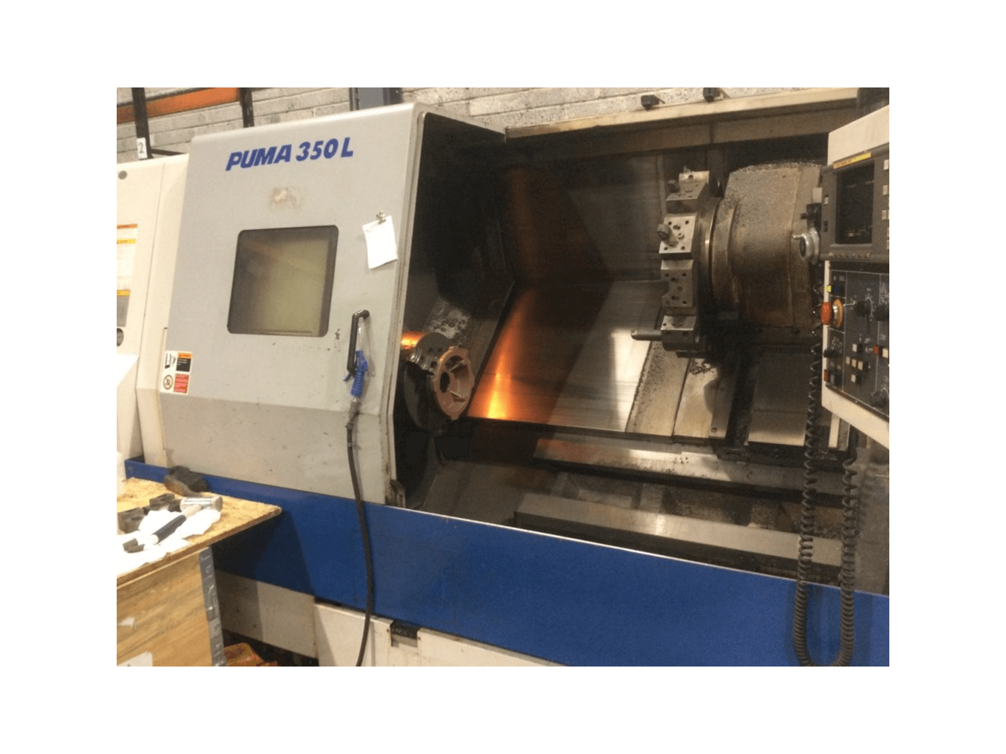 Vista frontal de la máquina DAEWOO Puma 350LB