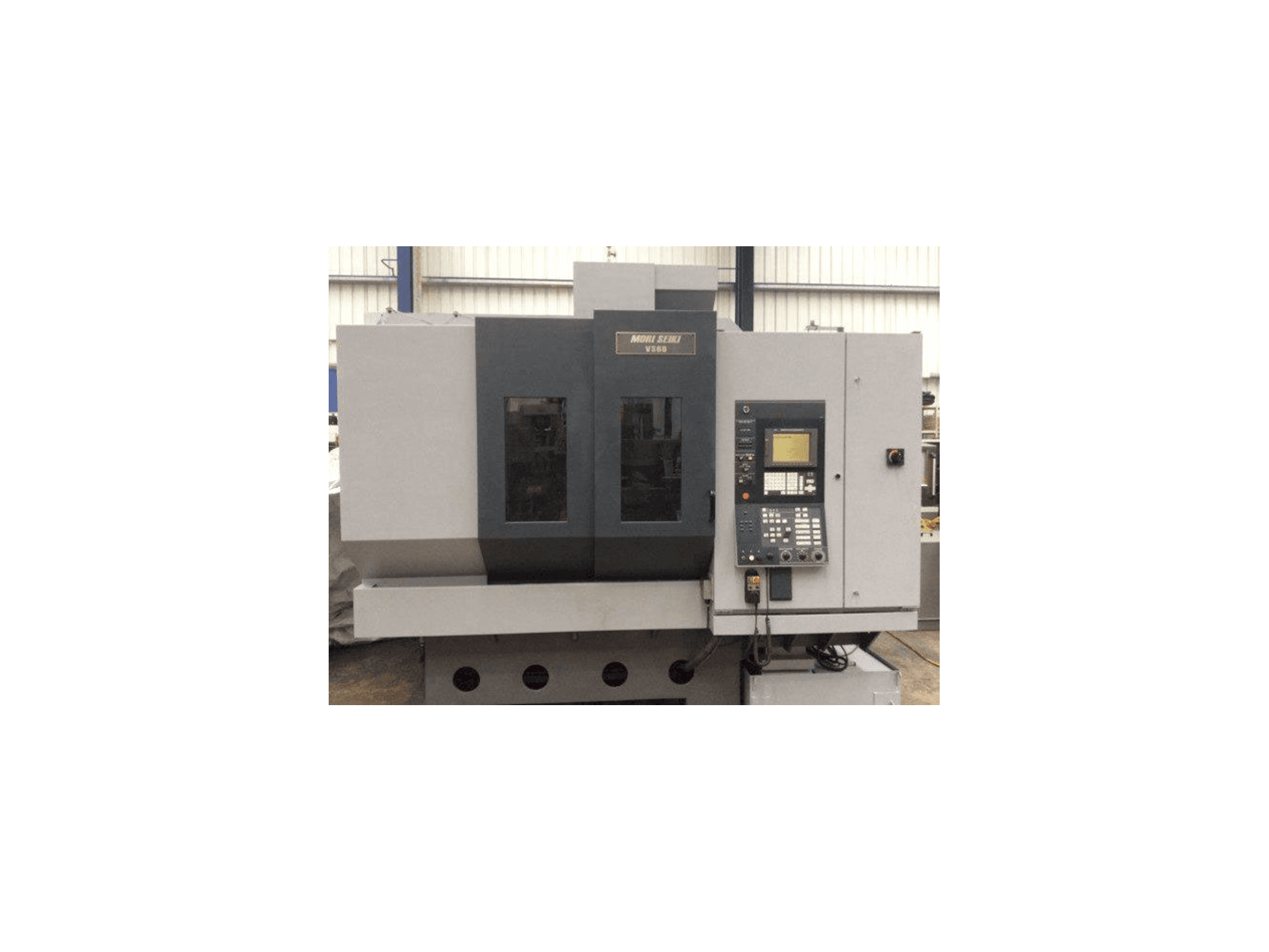 Vista frontal de la máquina MORI SEIKI VS 60