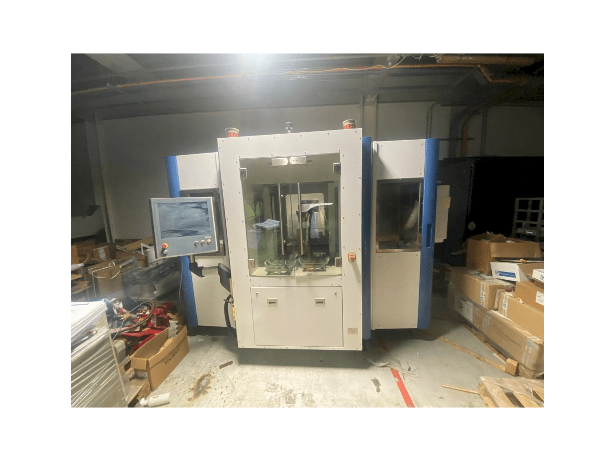 Vista frontal de la máquina IMSTec GmbH