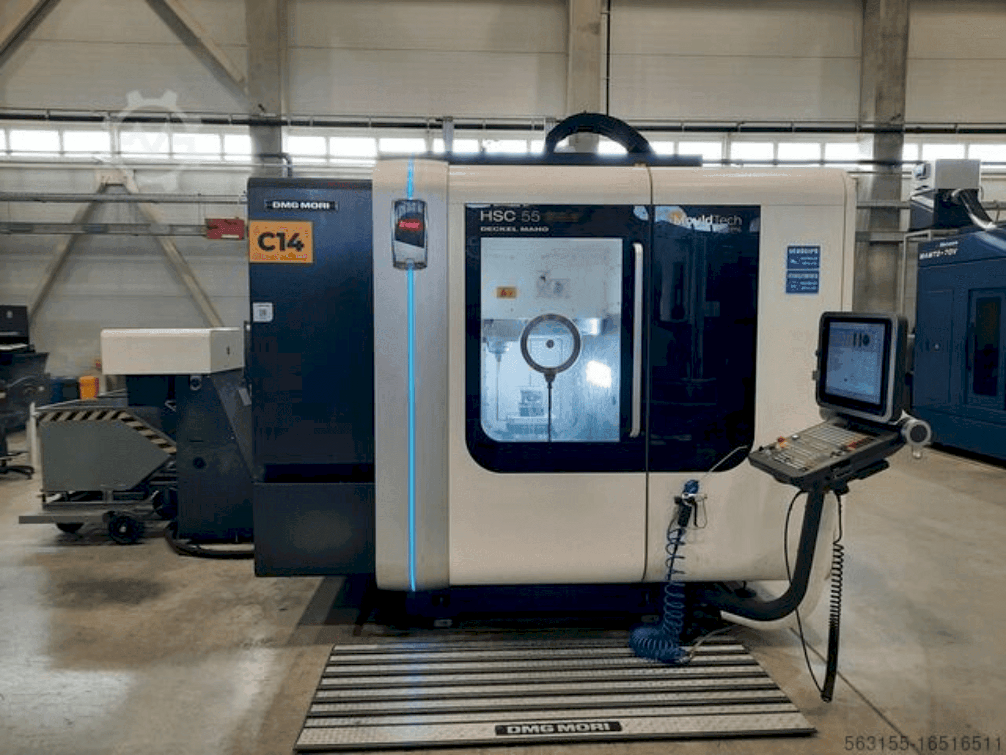 Vista frontal de la máquina DMG MORI HSC 55 linear