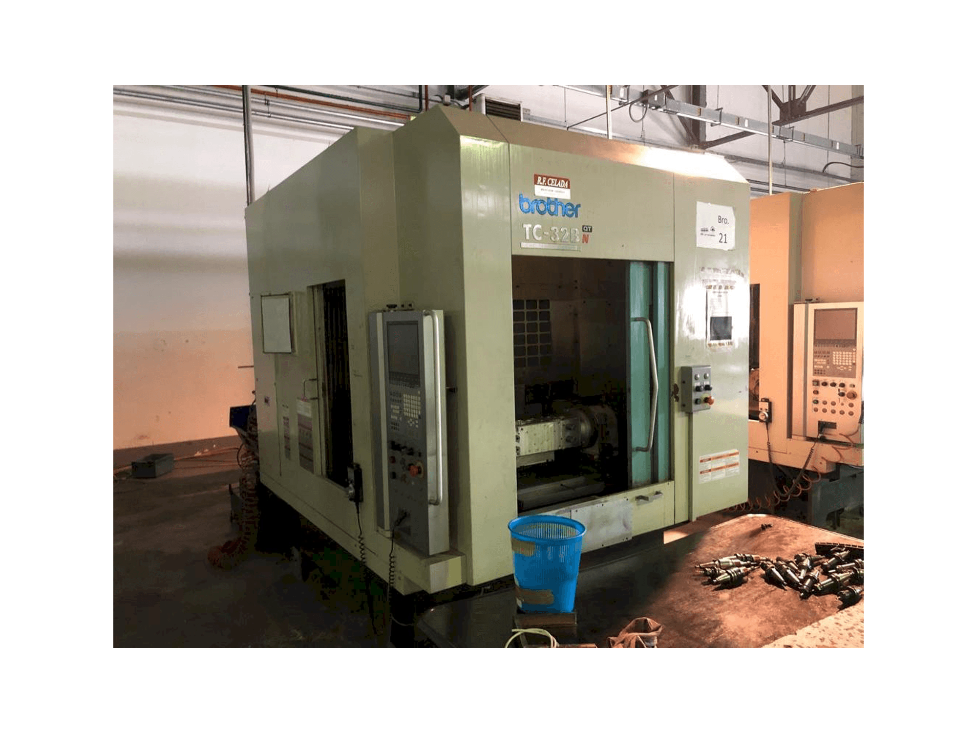 Vista frontal de la máquina Brother TC 32B