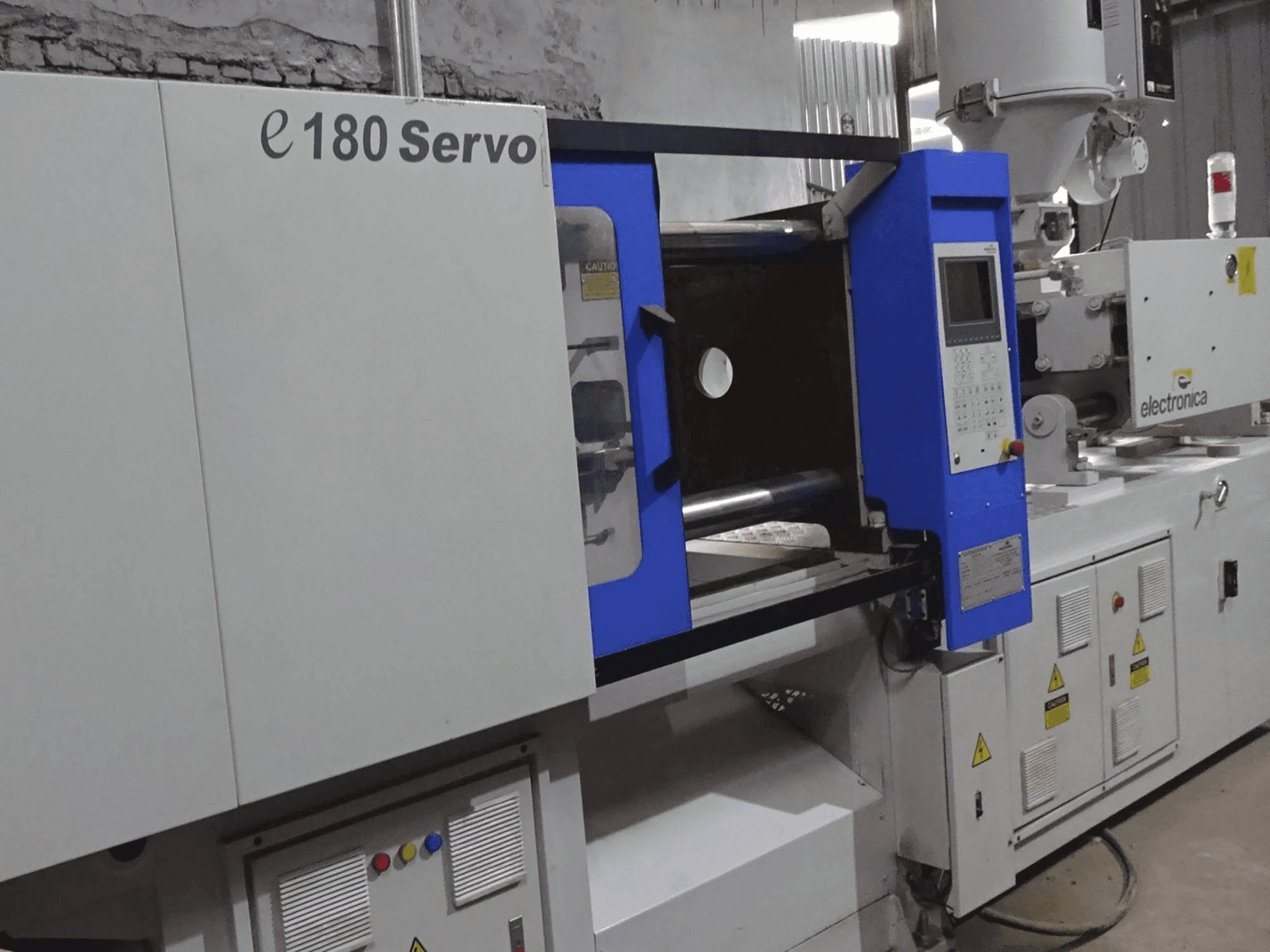 Vista frontal de la máquina Electronica EP01800126