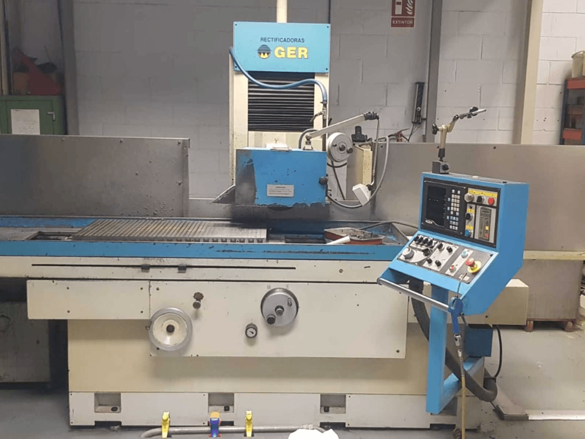 Vista frontal de la máquina GER S-100/50