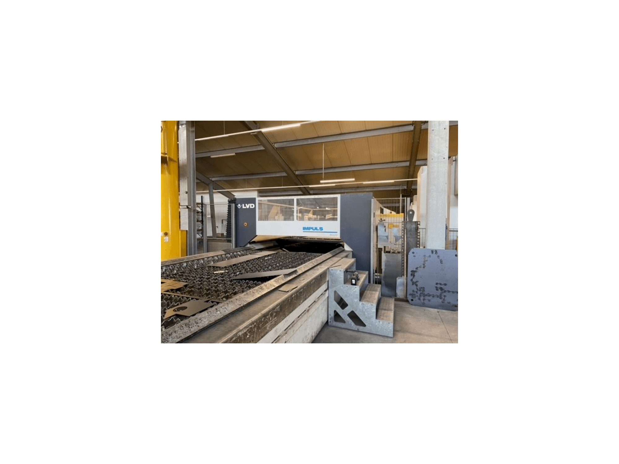 Vista frontal de la máquina LVD Impuls 6020