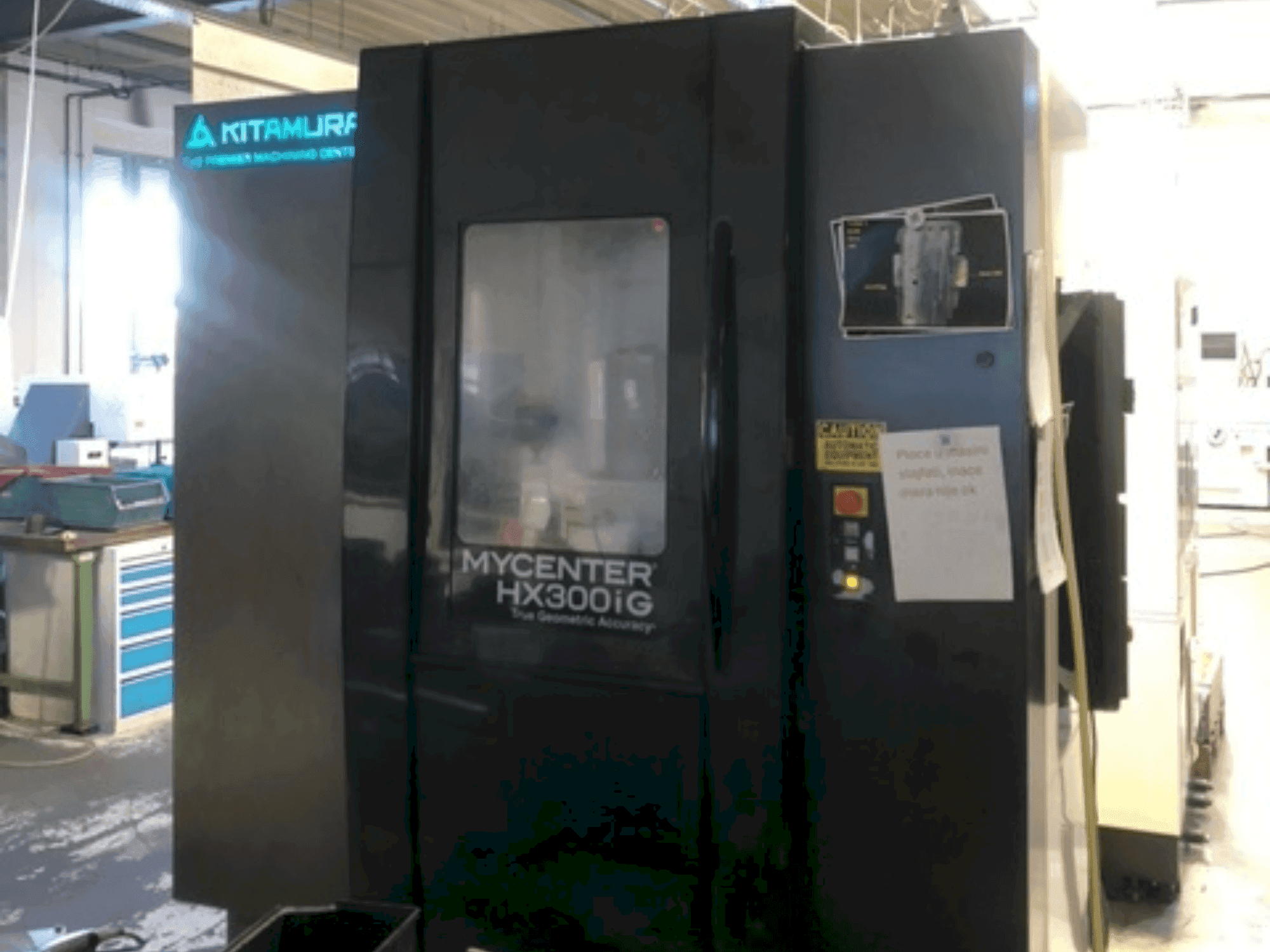 Vista frontal de la máquina Kitamura HX300iG