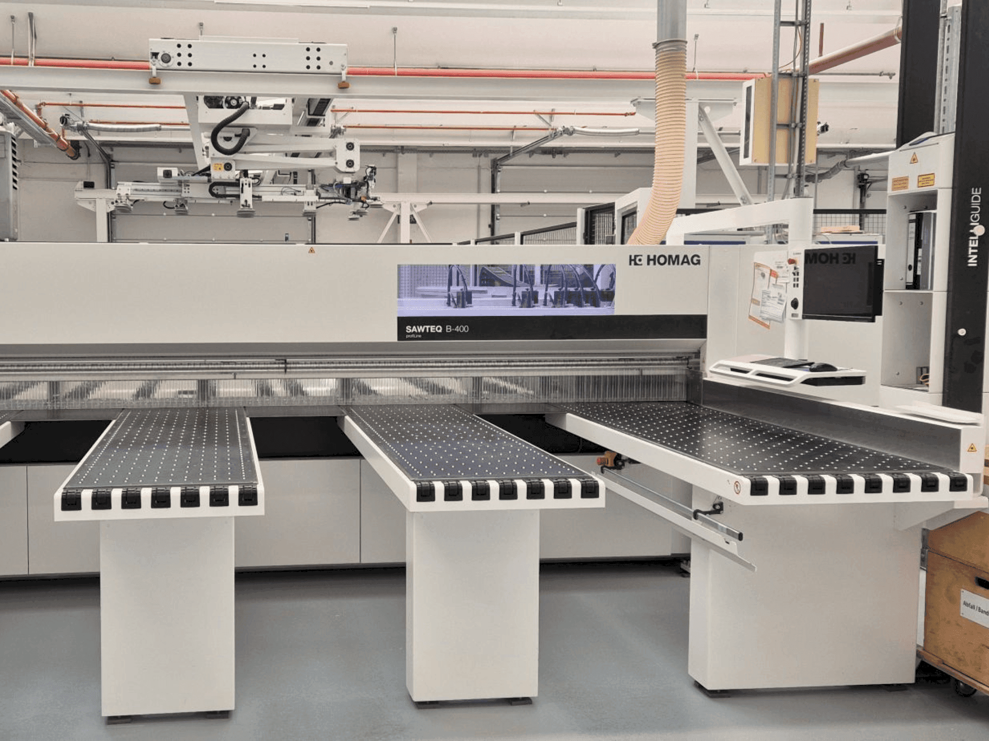 Vista frontal de la máquina HOLZMA HPP 400