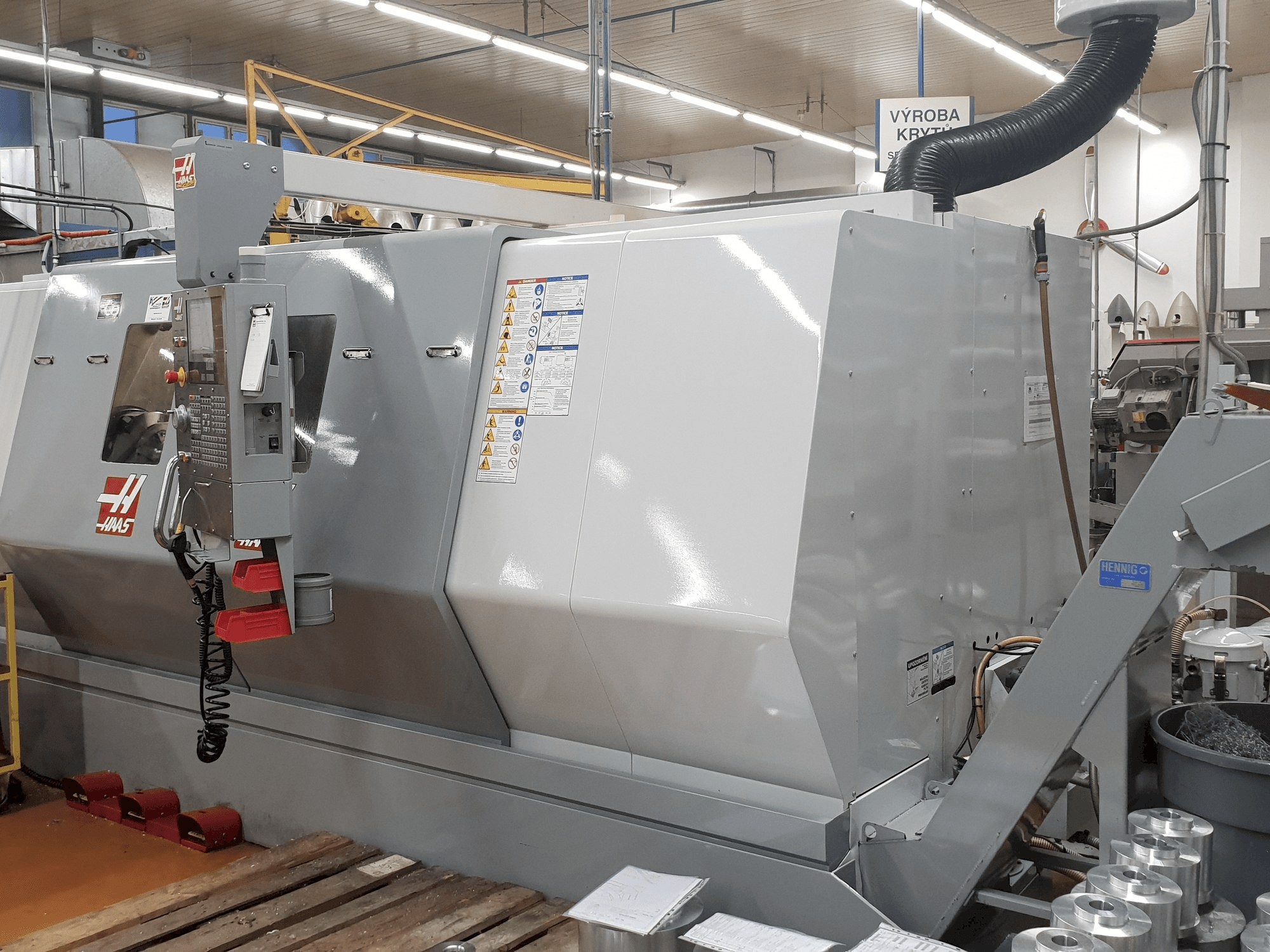 Vista derecha de la máquina HAAS SL-40