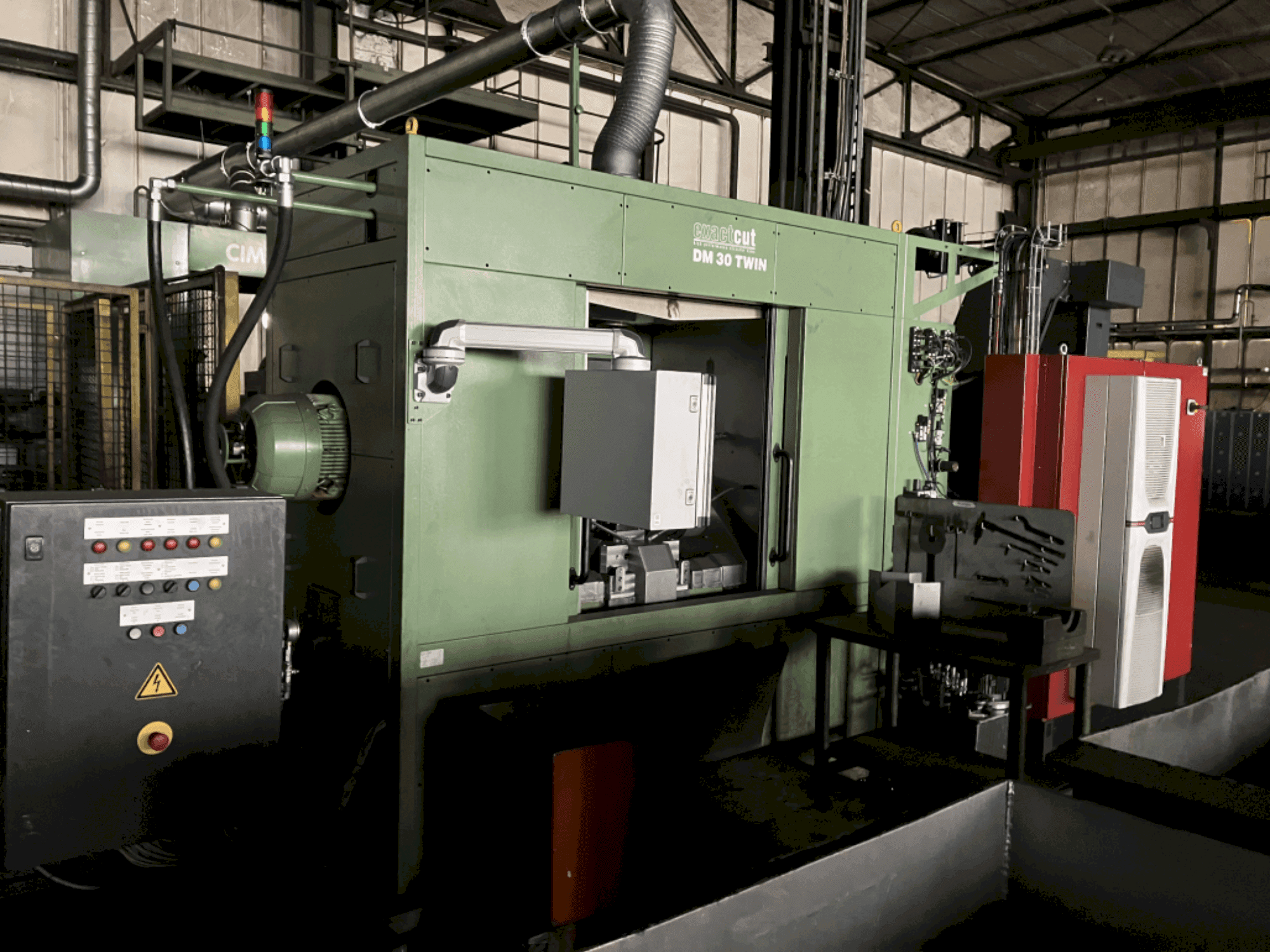 Vista frontal de la máquina ExactCut DM 30 TWIN