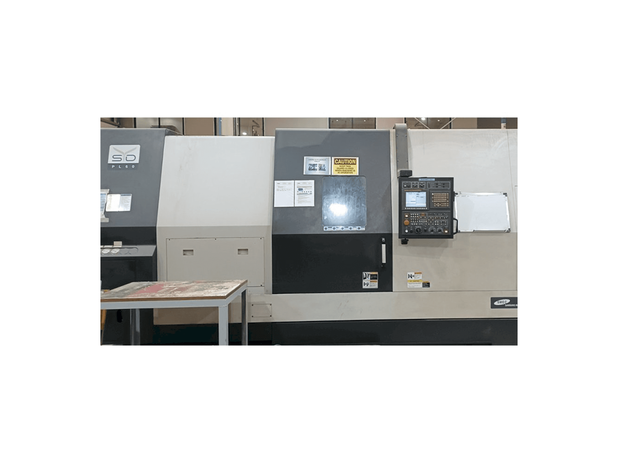 Vista frontal de la máquina Samsung PL60