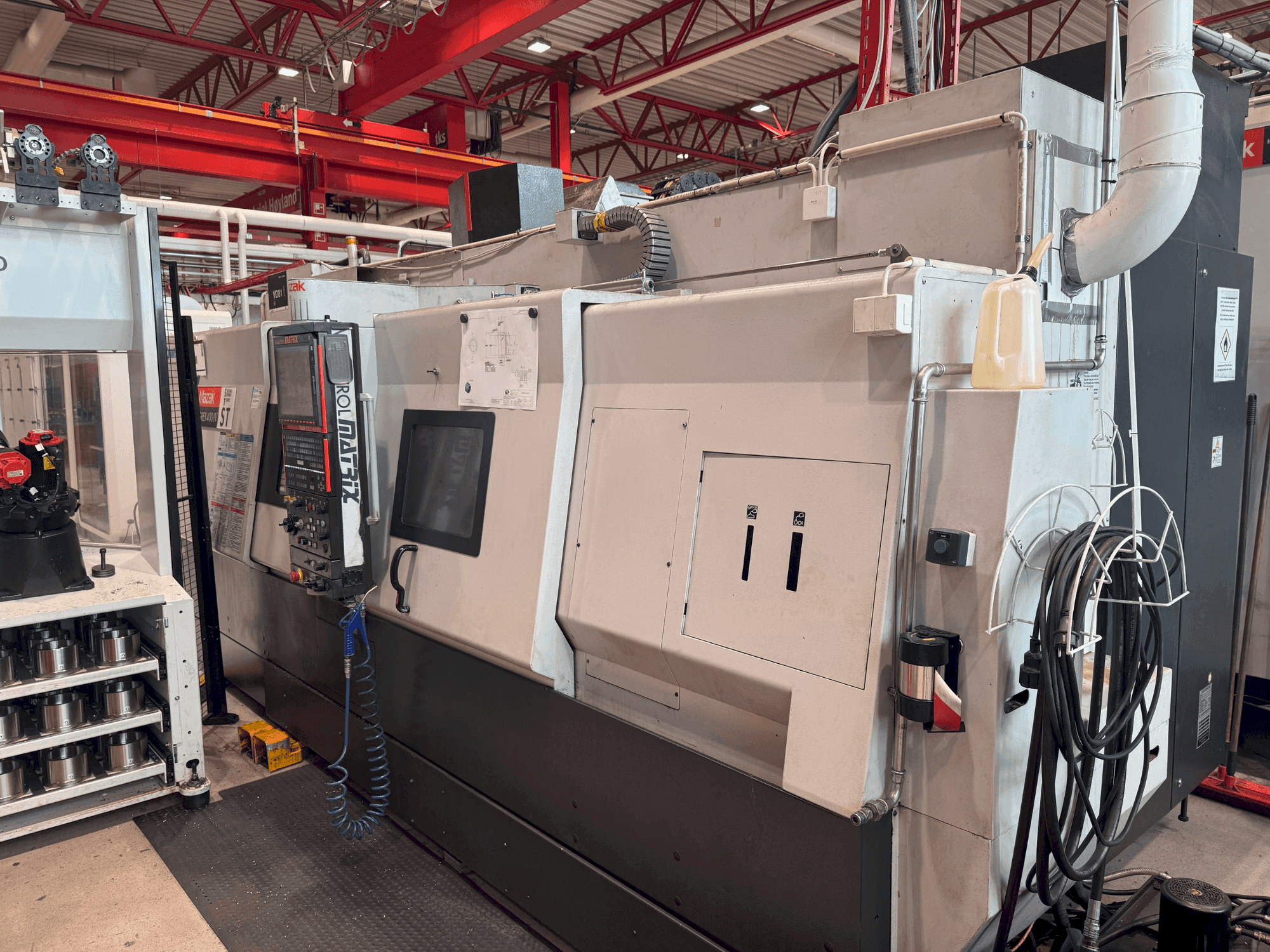 Vista frontal de la máquina Mazak Integrex 400-IV ST