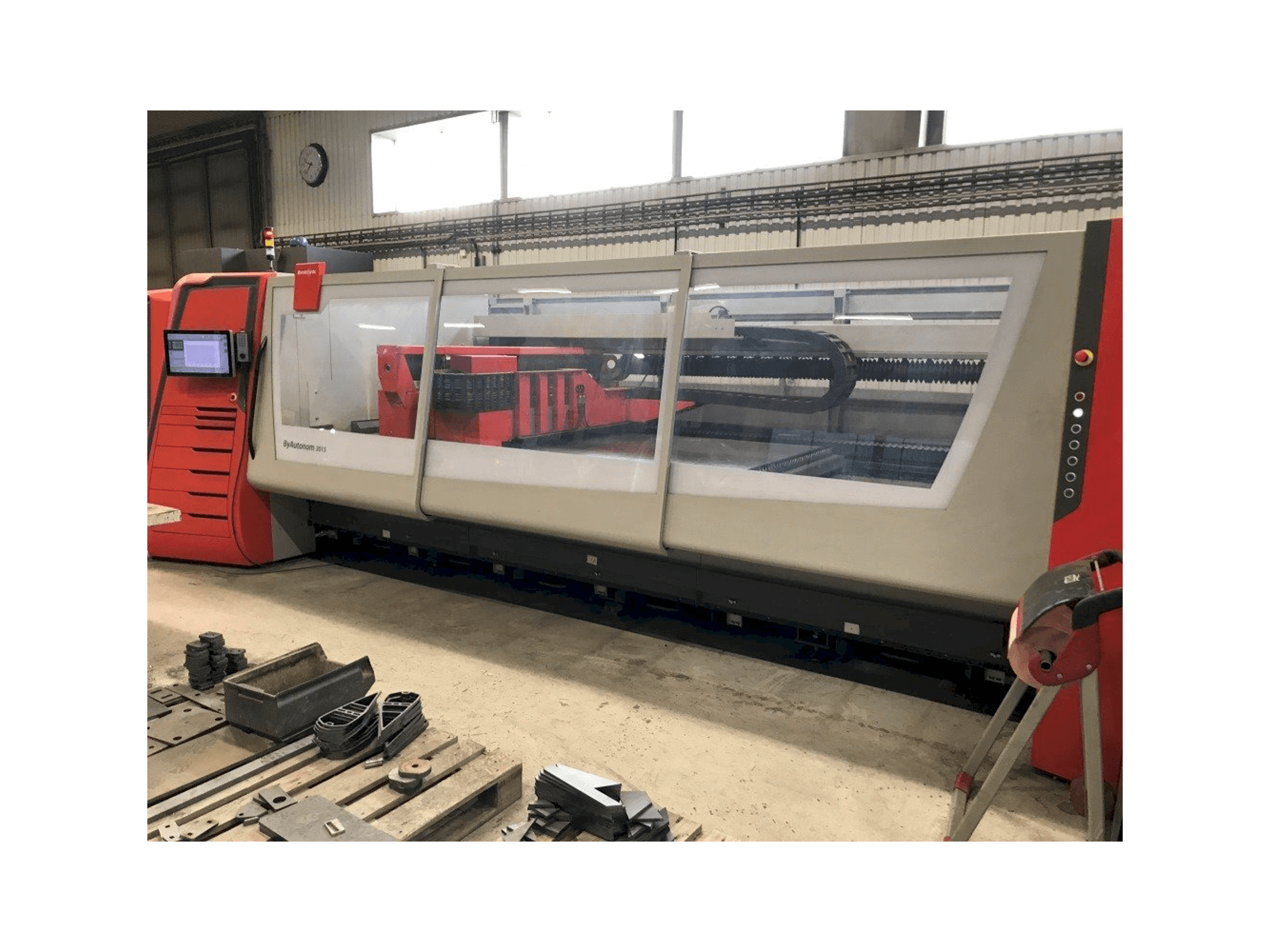 Vista lateral derecha de la máquina Bystronic ByAutonom 3015