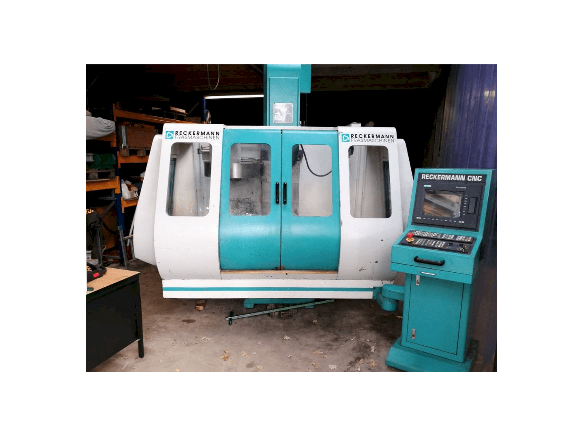 Vista frontal de la máquina RECKERMANN VMC 850