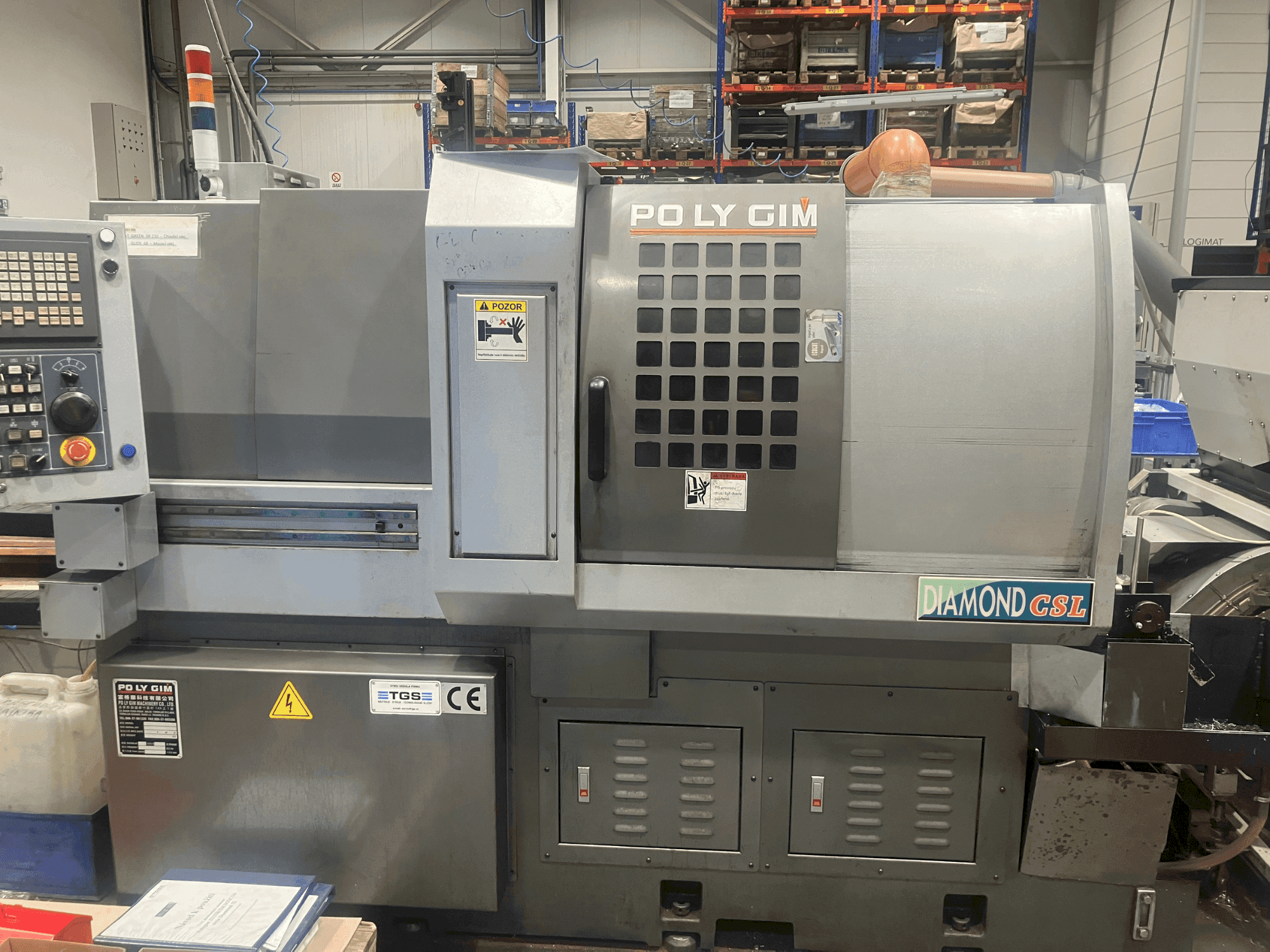 Vista frontal de la máquina PO LY GIM Diamond 32CSL