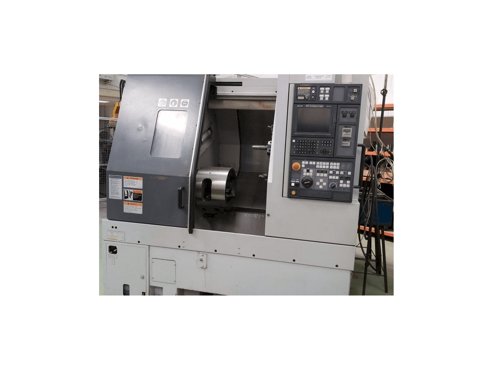 Vista frontal de la máquina MORI SEIKI CL-253B