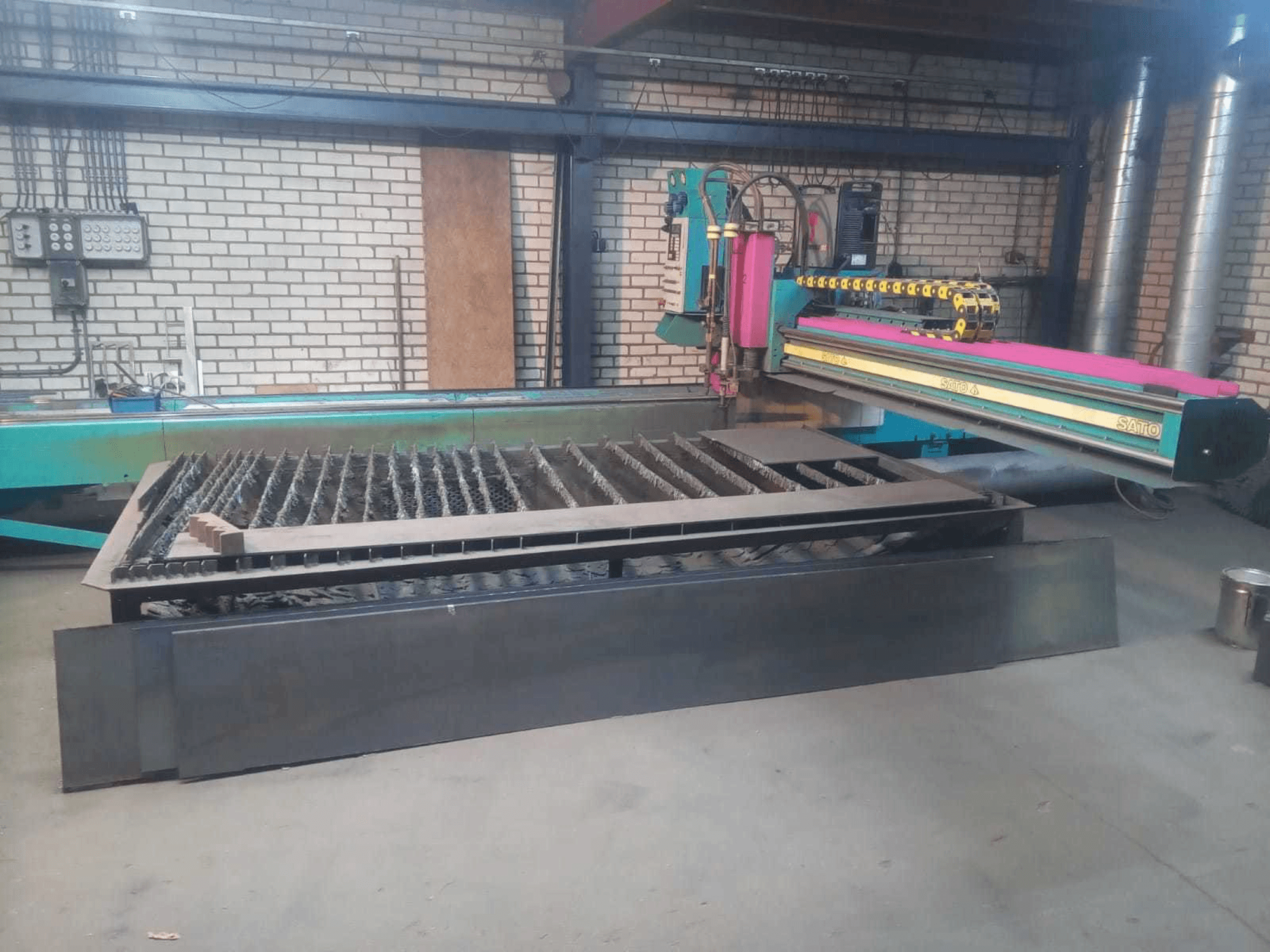 Vista frontal de la máquina SATO SATRONIK C2500