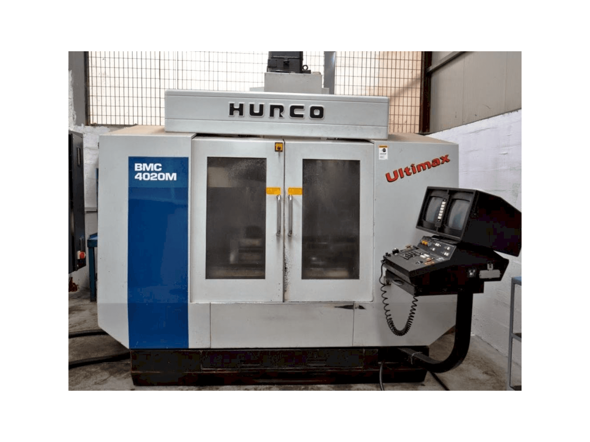 Vista frontal de la máquina Hurco BMC4020M