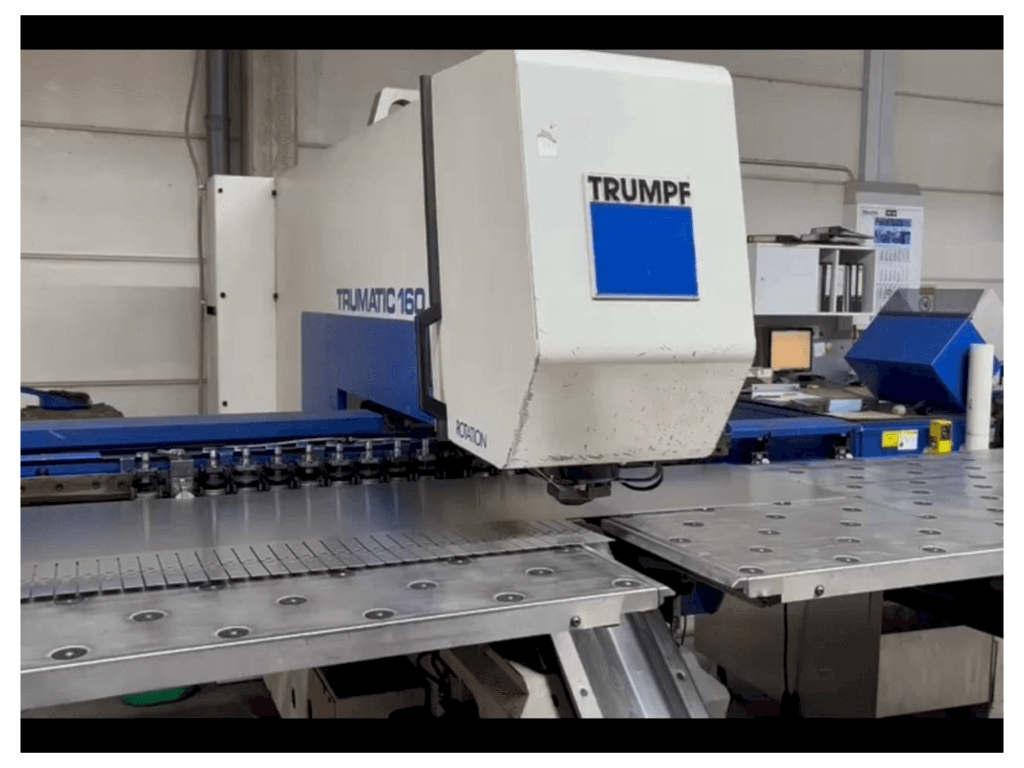 Vista frontal de la máquina Trumpf Trumatic 160