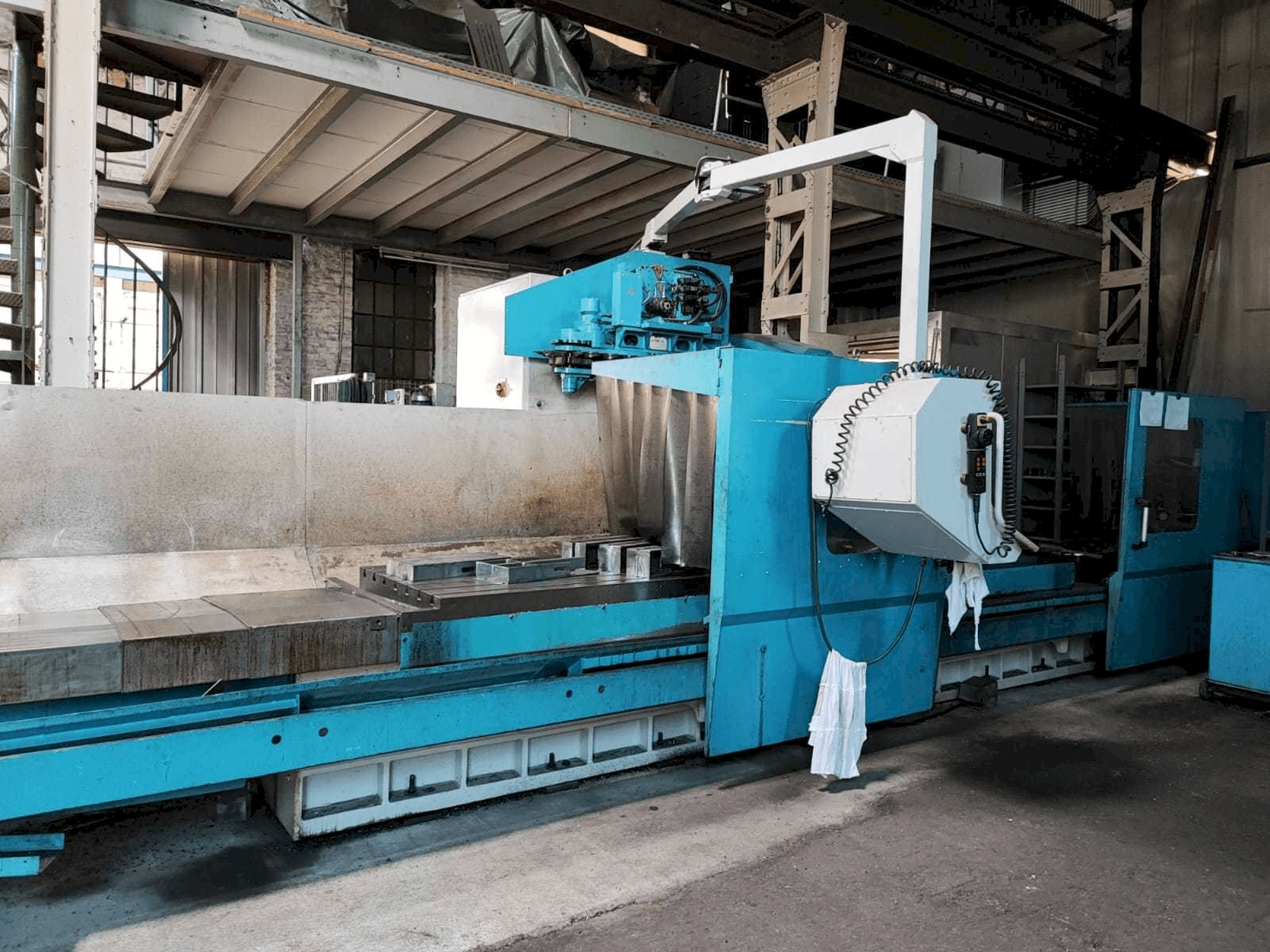 Vista frontal de la máquina MTE BF 4200