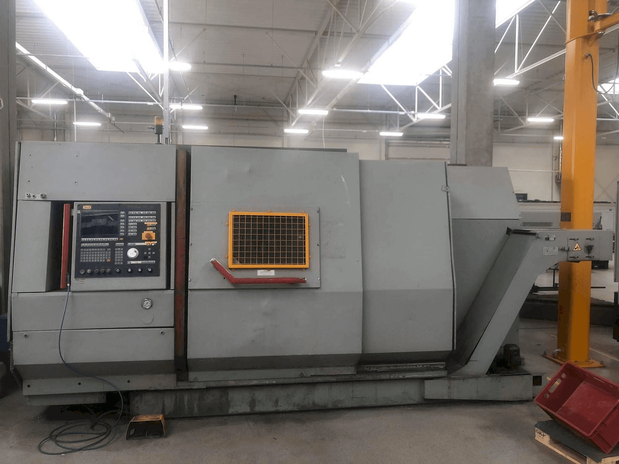 Vista frontal de la máquina TRAUB TNA600