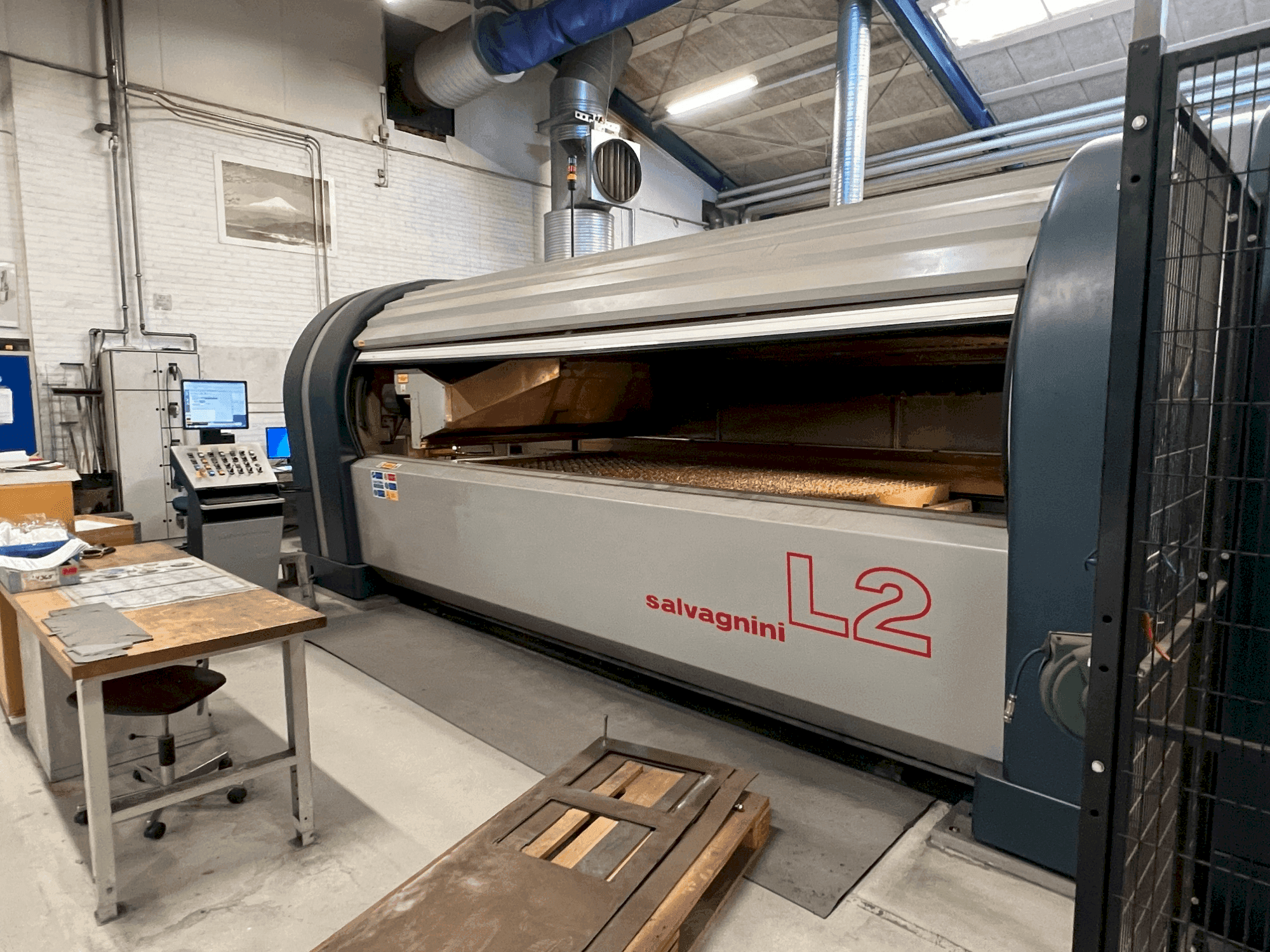 Vista frontal de la máquina Salvagnini L2 Lightning