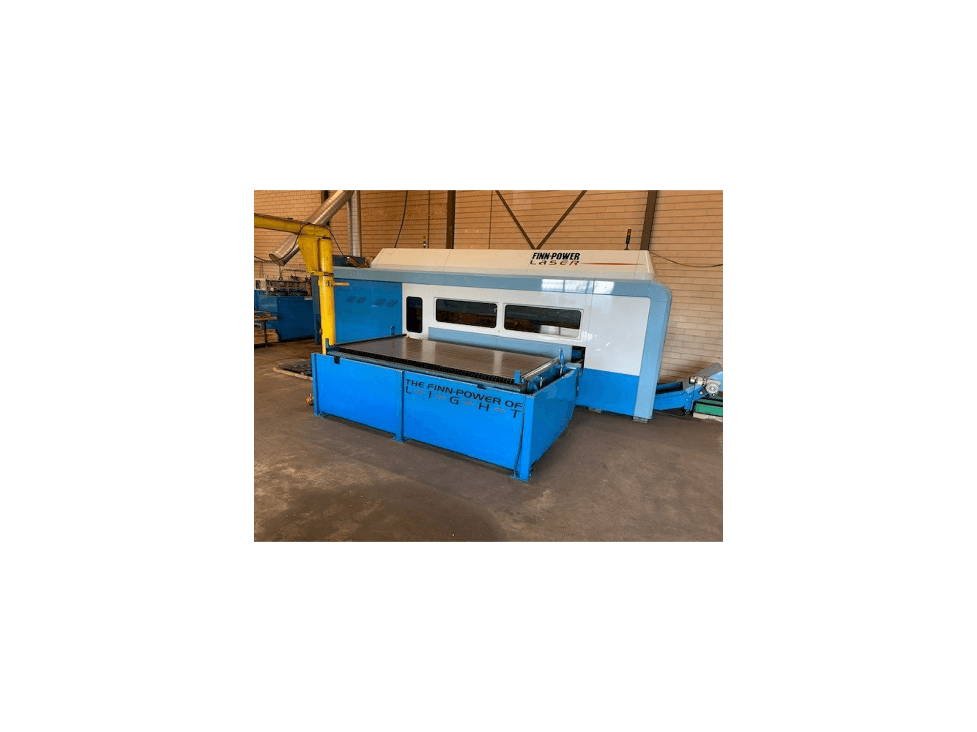 Vista frontal de la máquina Finn-Power FPL6-BL