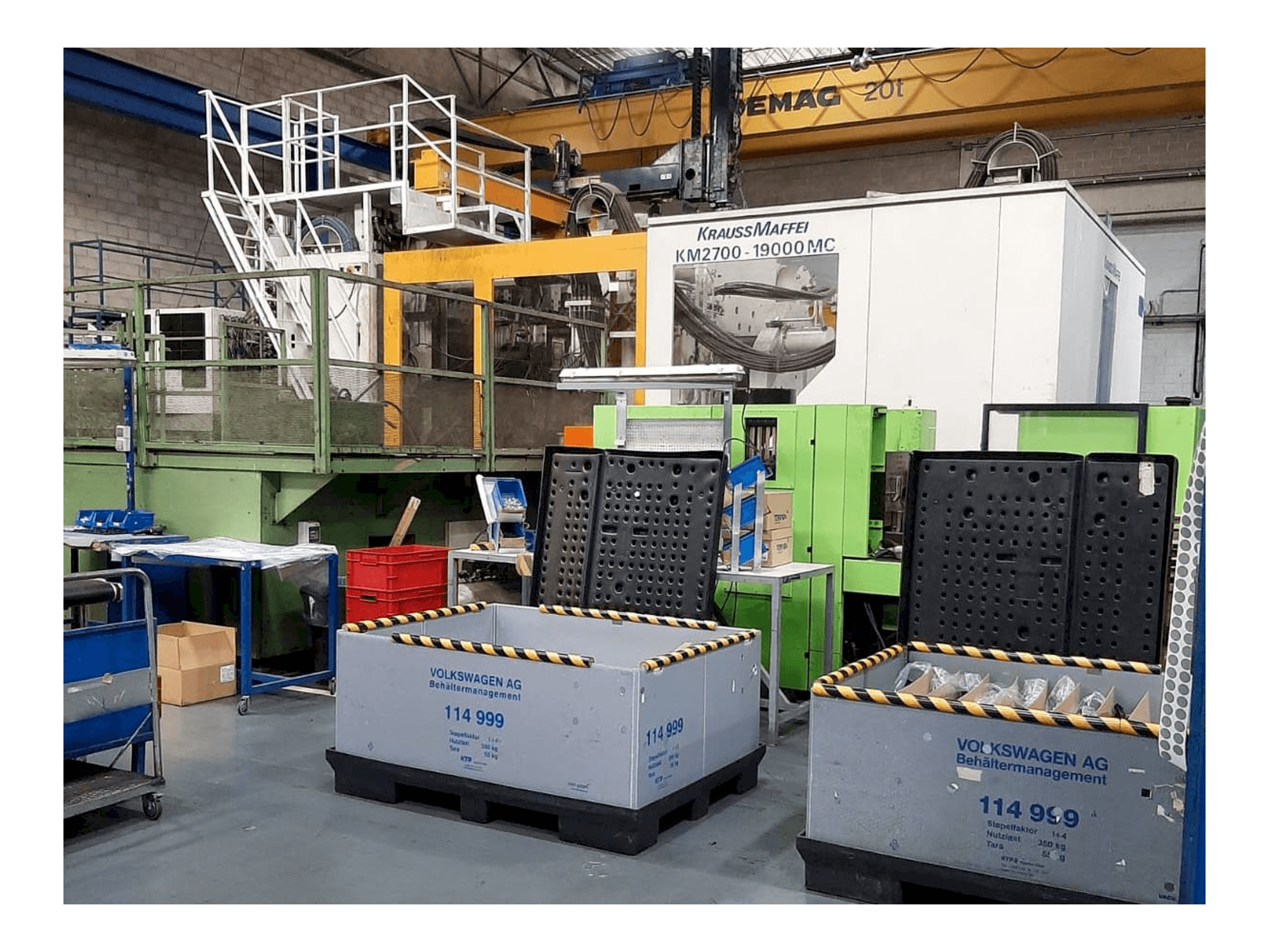 Vista frontal de la máquina Krauss Maffei 2700/19000 MC