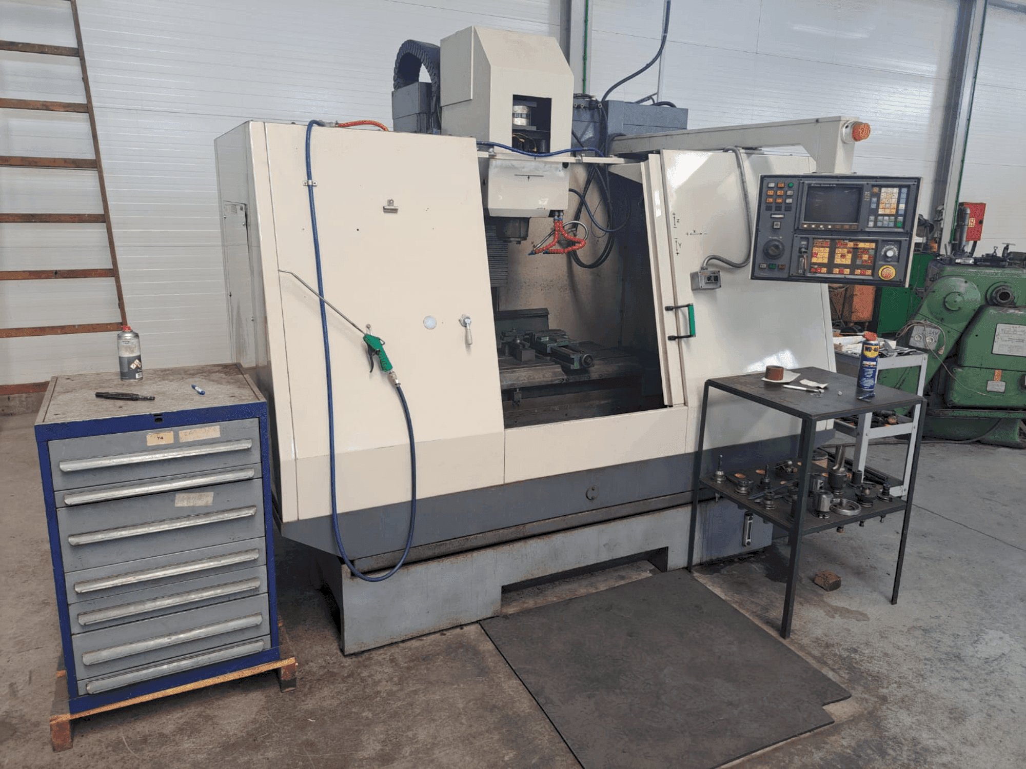 Vista frontal de la máquina Cincinnati Sabre