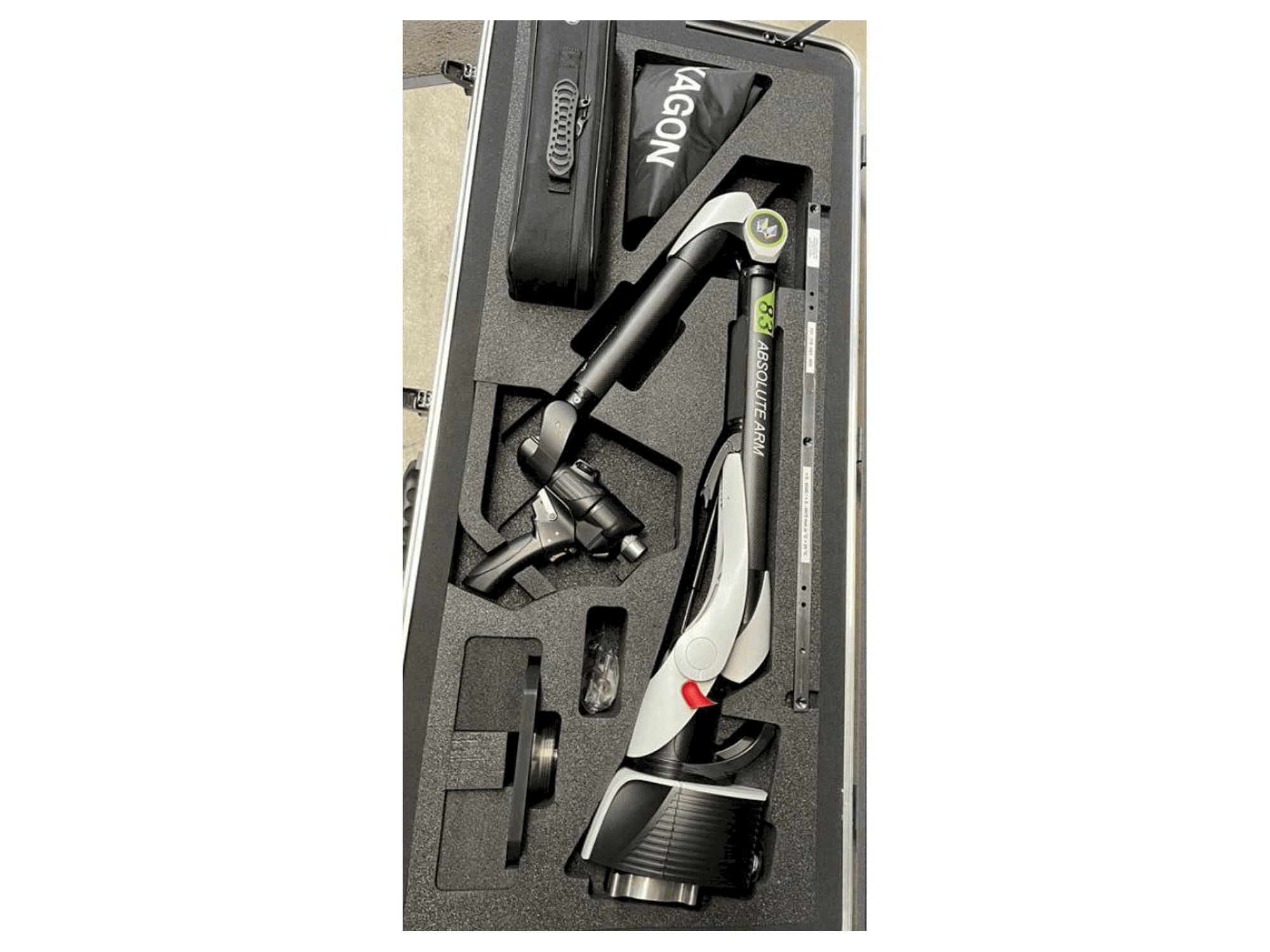 Vista frontal de la máquina Hexagon RA8 V1