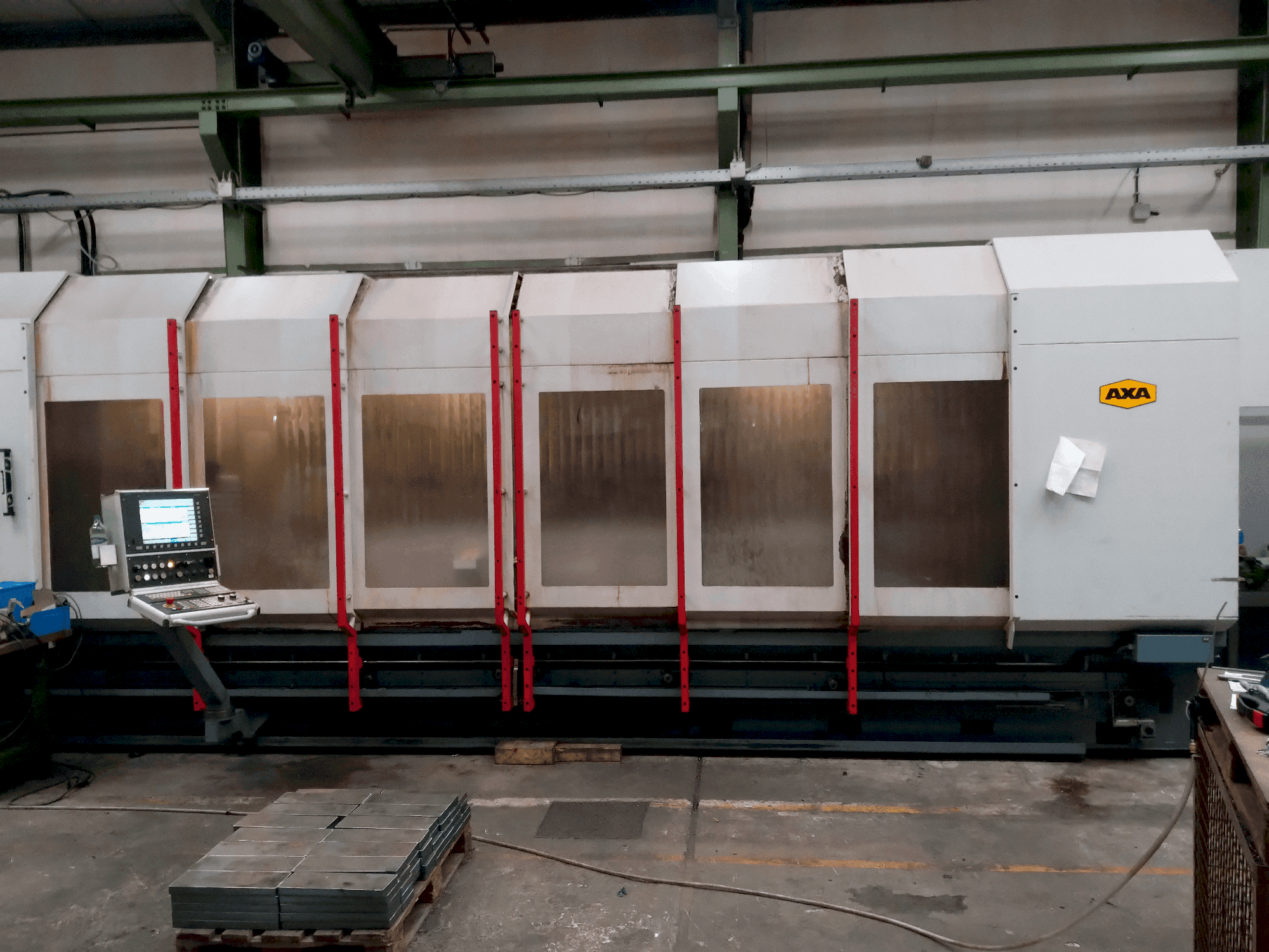 Vista frontal de la máquina AXA VHC-2-5000-XTS-50