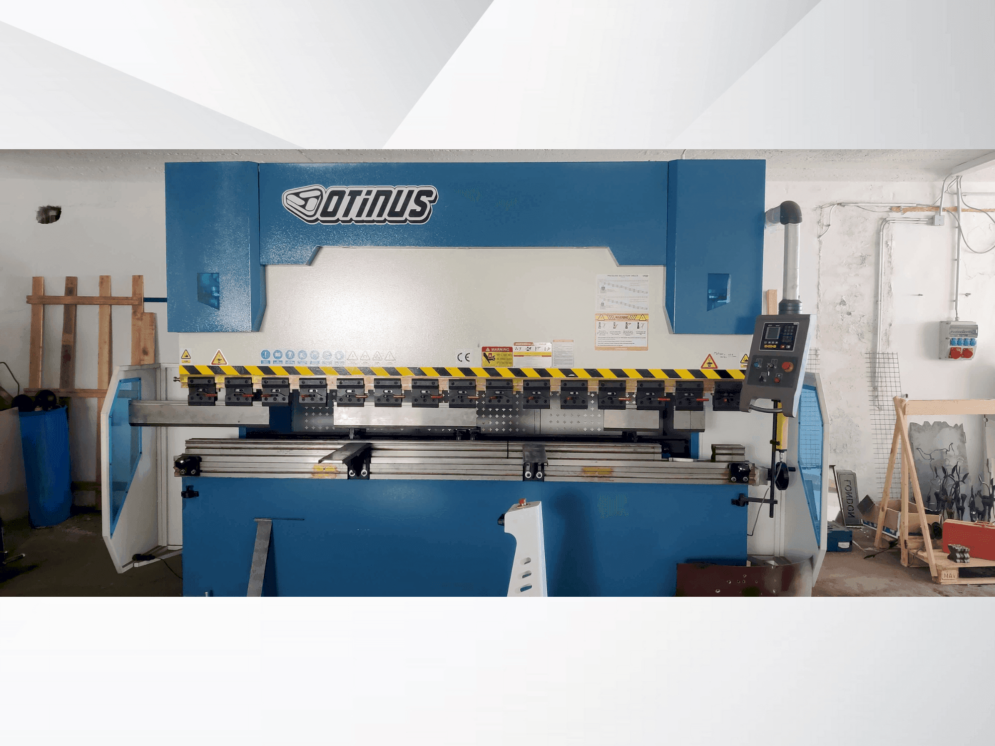 Vista frontal de la máquina OTINUS 2312N