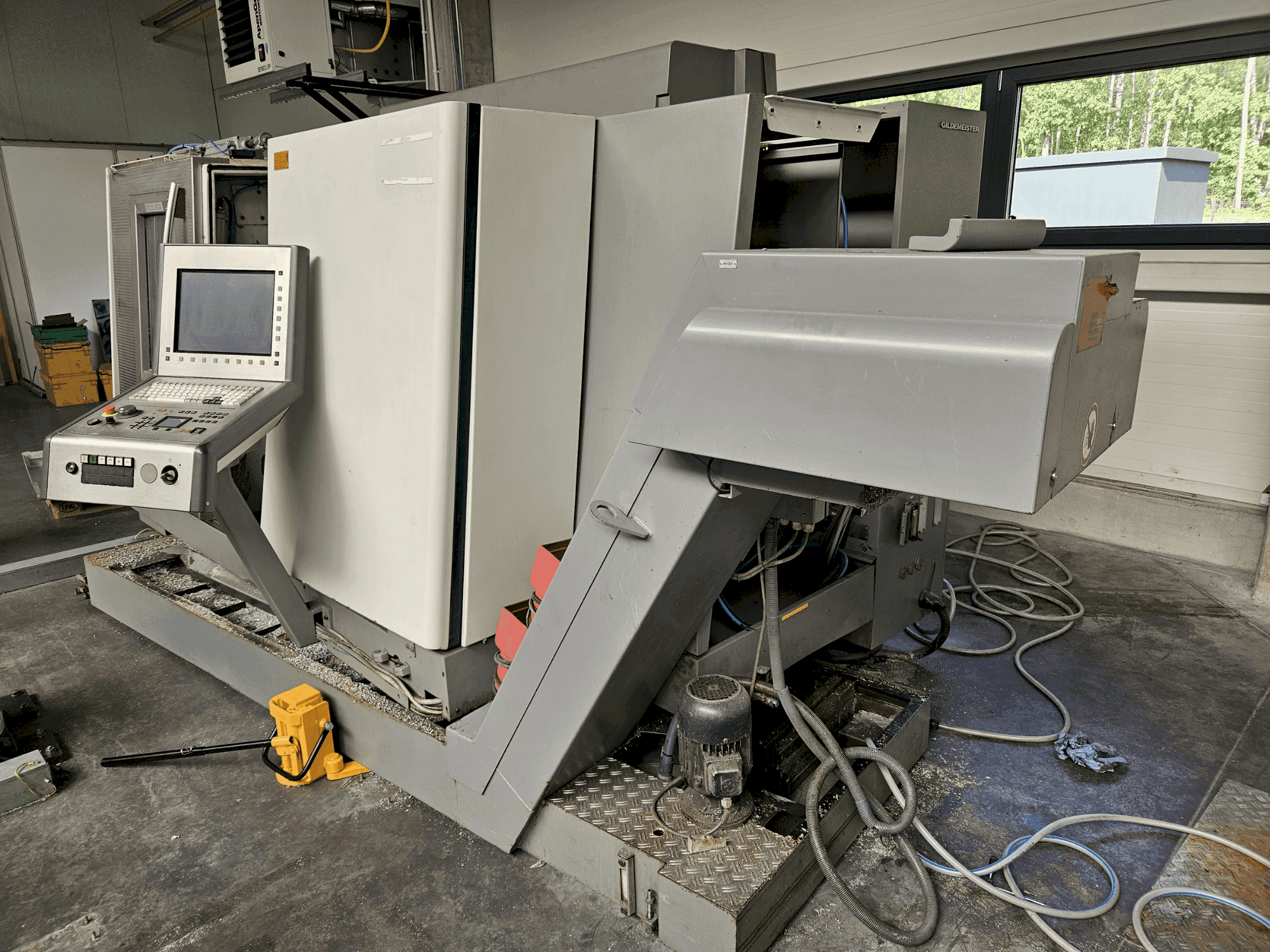 Vista frontal de la máquina Gildemeister CTX 420 Linear