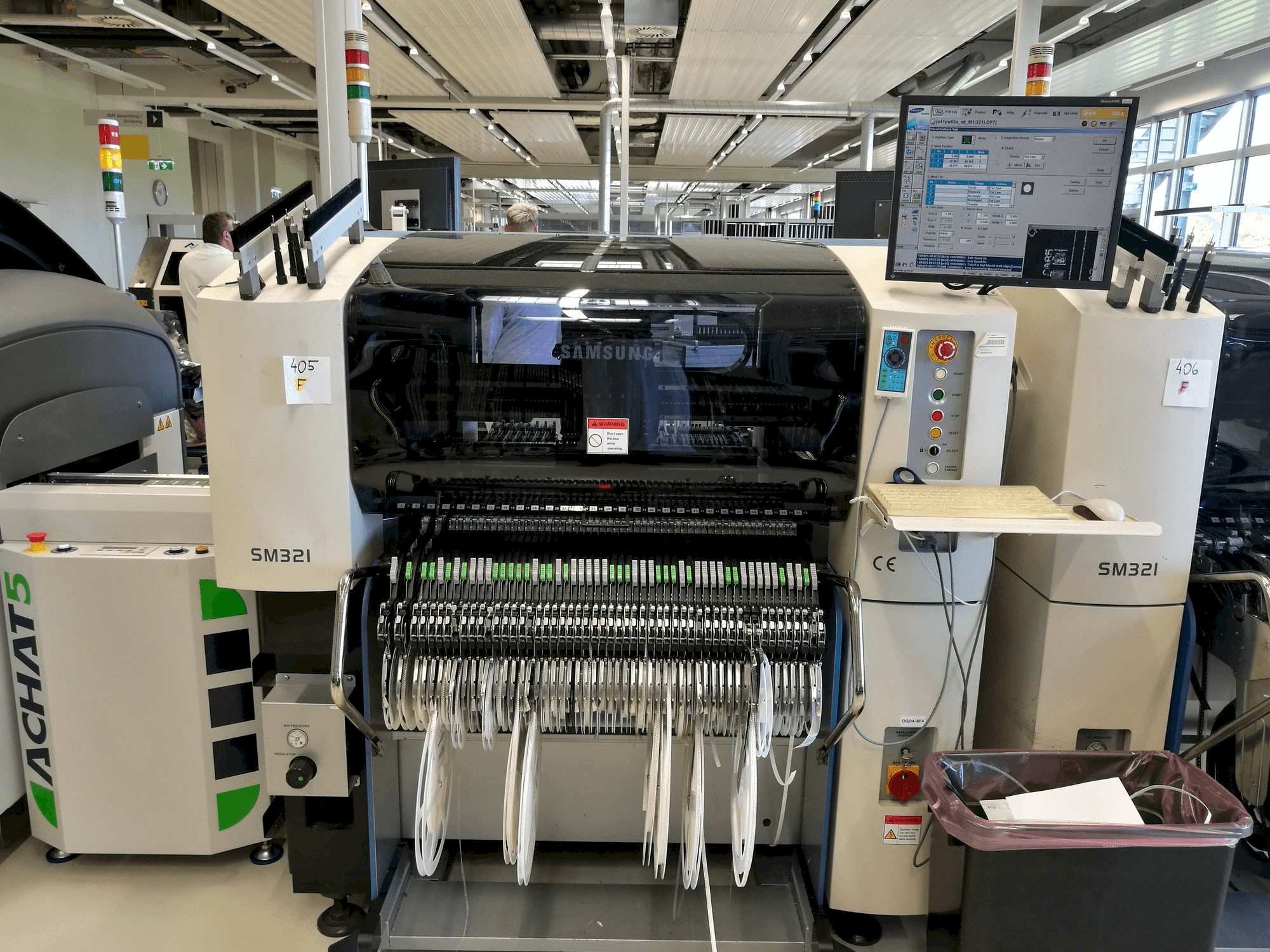 Vista frontal de la máquina Samsung SM 321