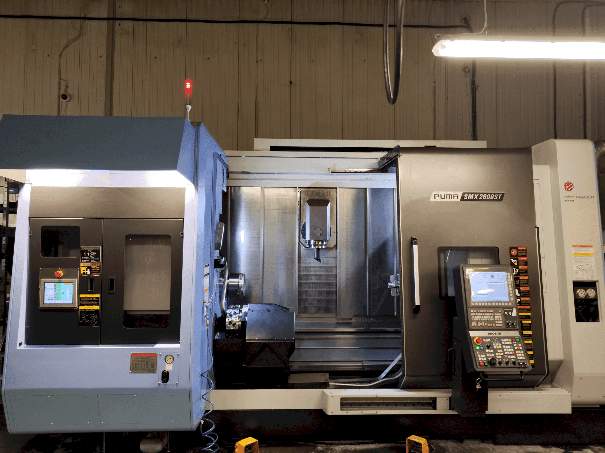 Vista frontal de la máquina DOOSAN Puma SMX 2600 ST
