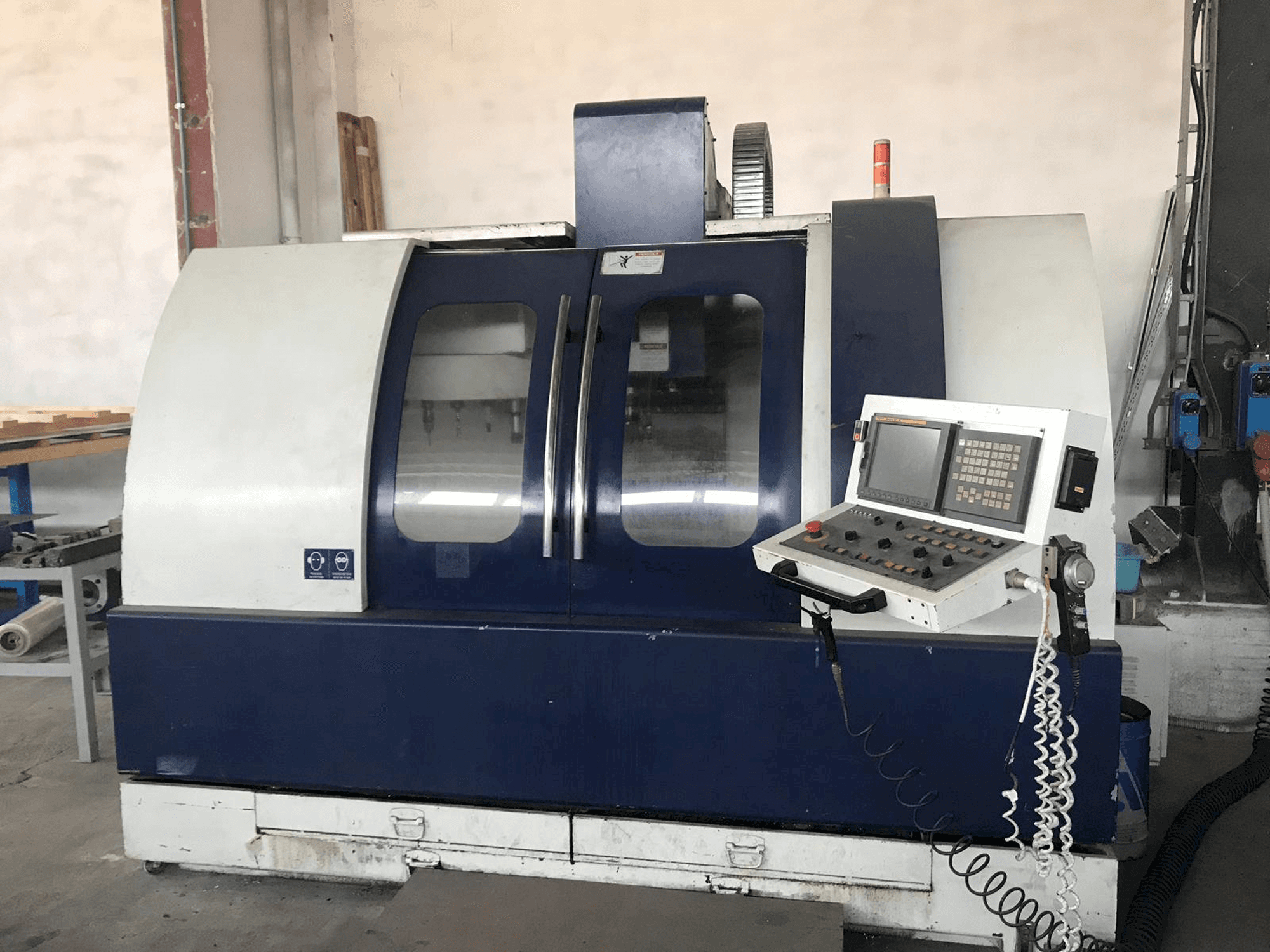 Vista frontal de la máquina Euma Spinner CAMS 200