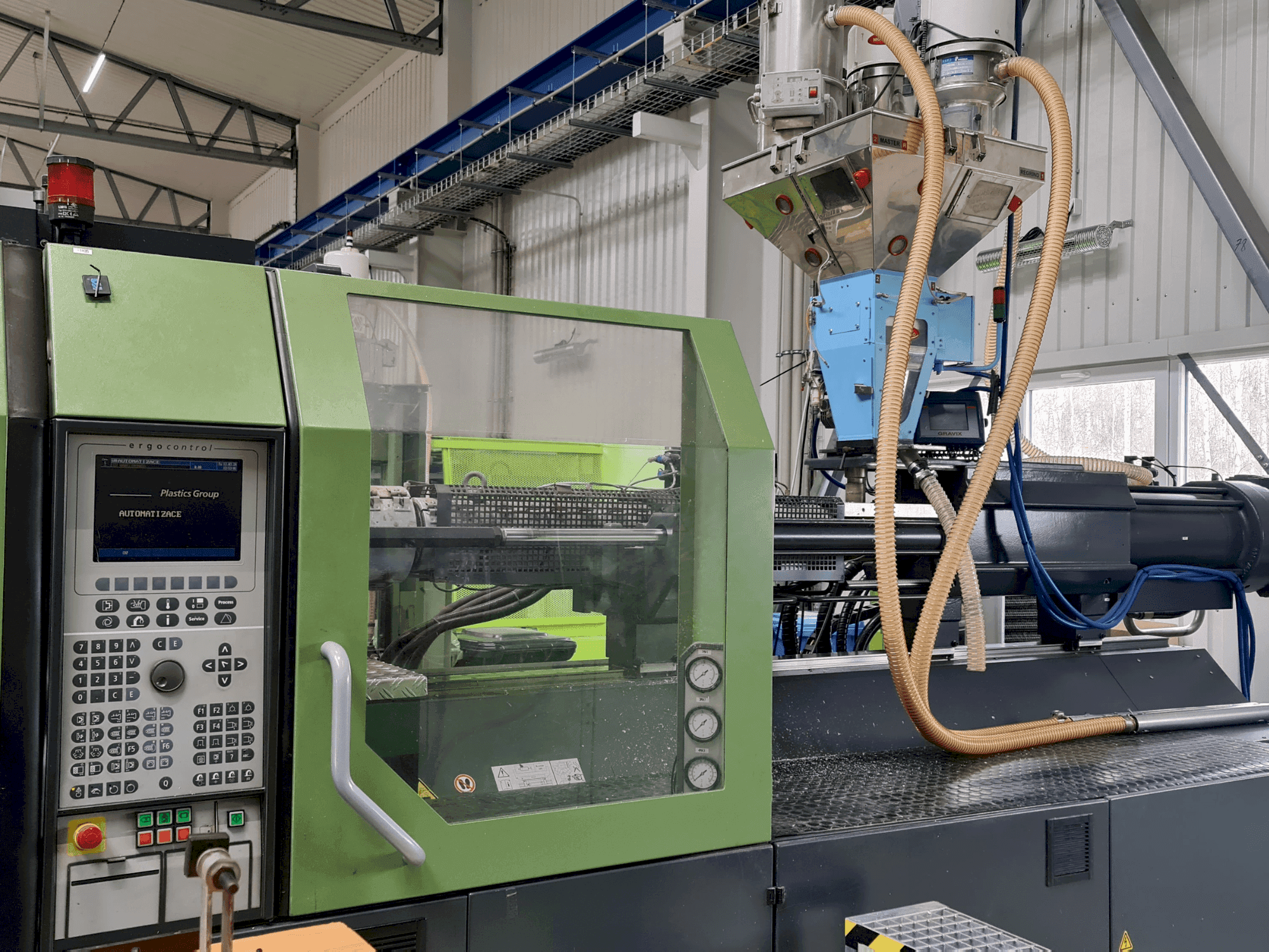 Vista lateral izquierda de la máquina DEMAG Concept 420/810-2300