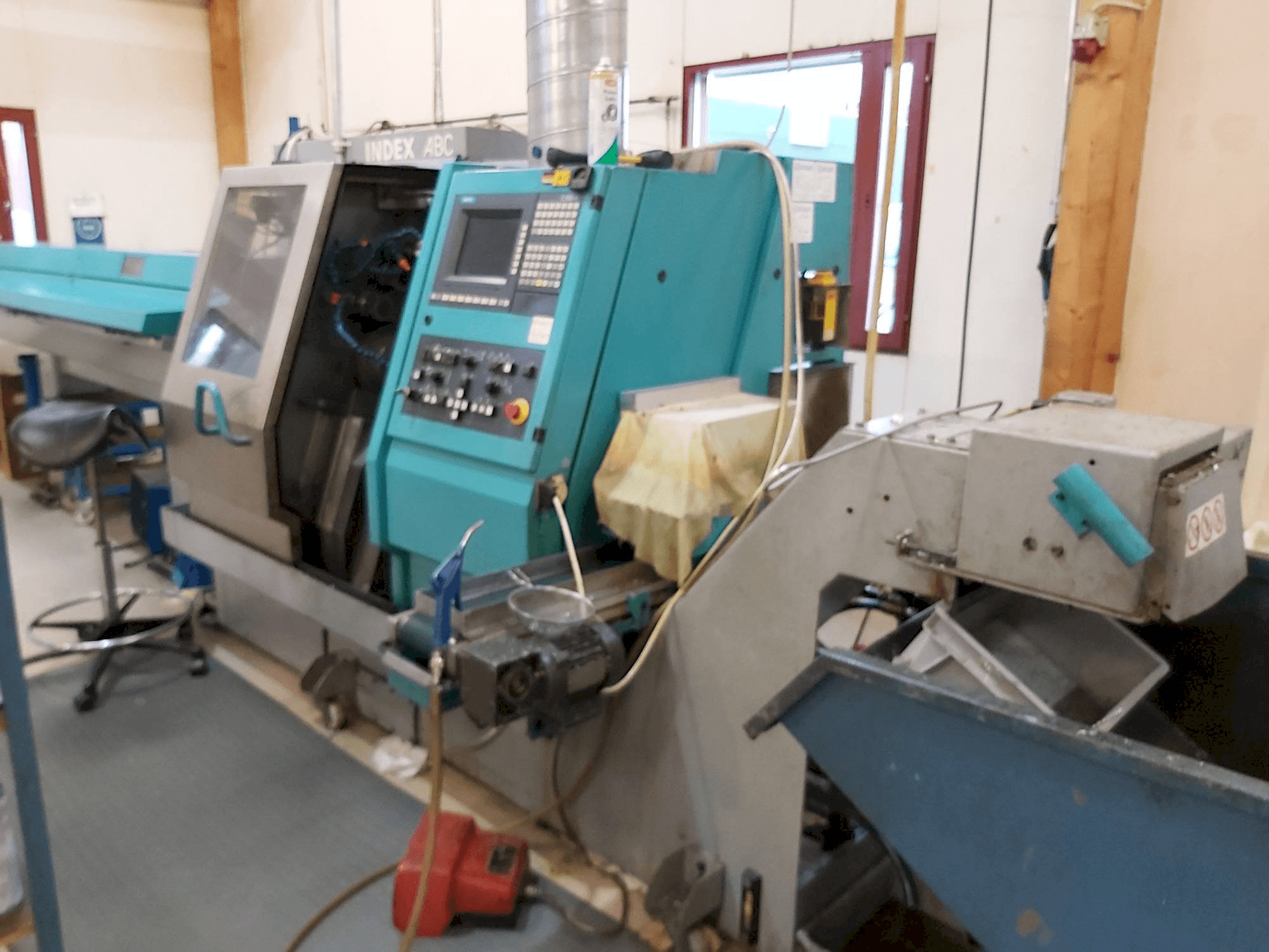 Vista frontal de la máquina Index ABC