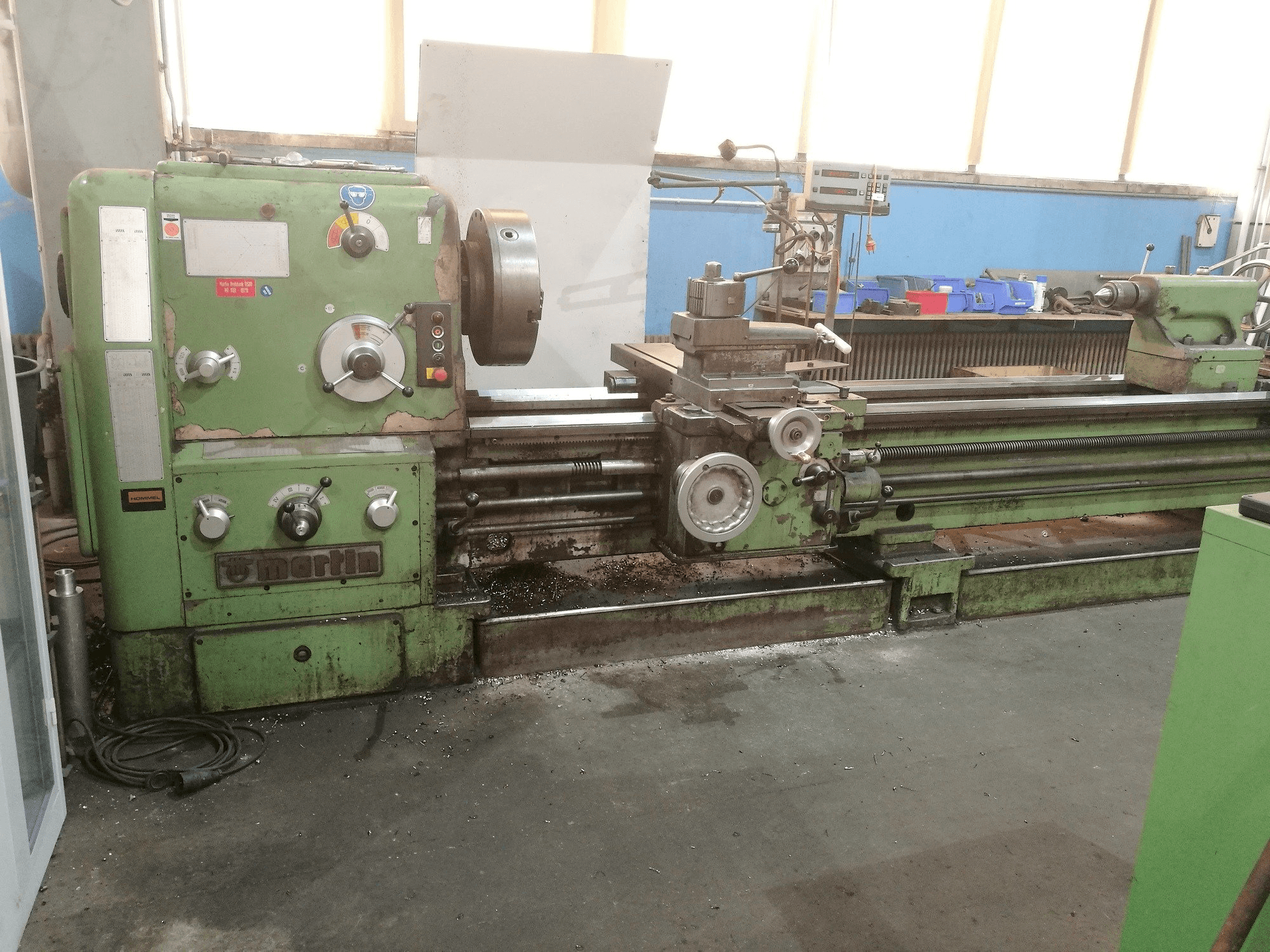 Vista frontal de la máquina Martin DS 80