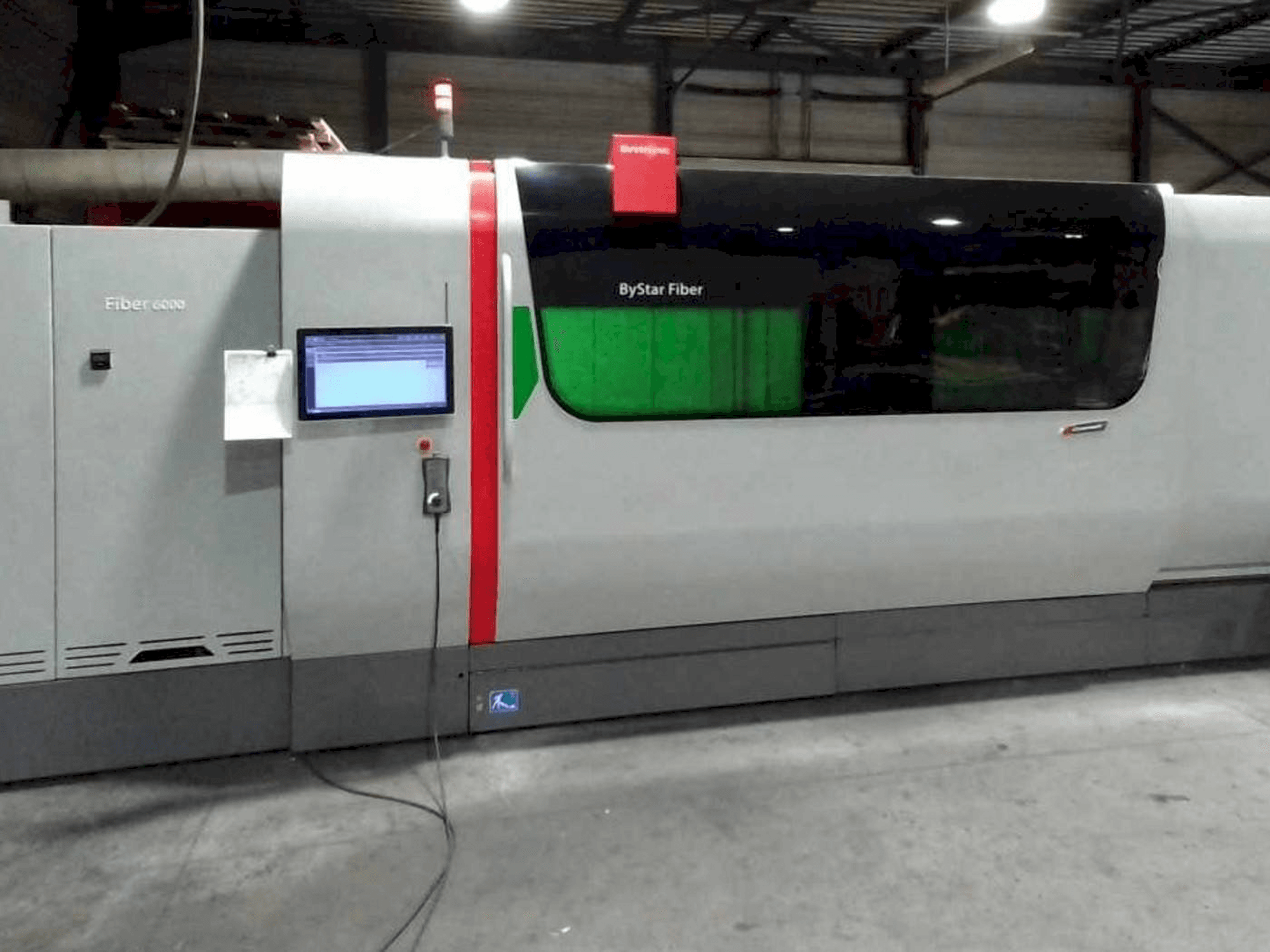 Vista frontal de la máquina Bystronic Bystar 3015 6KW Fiber