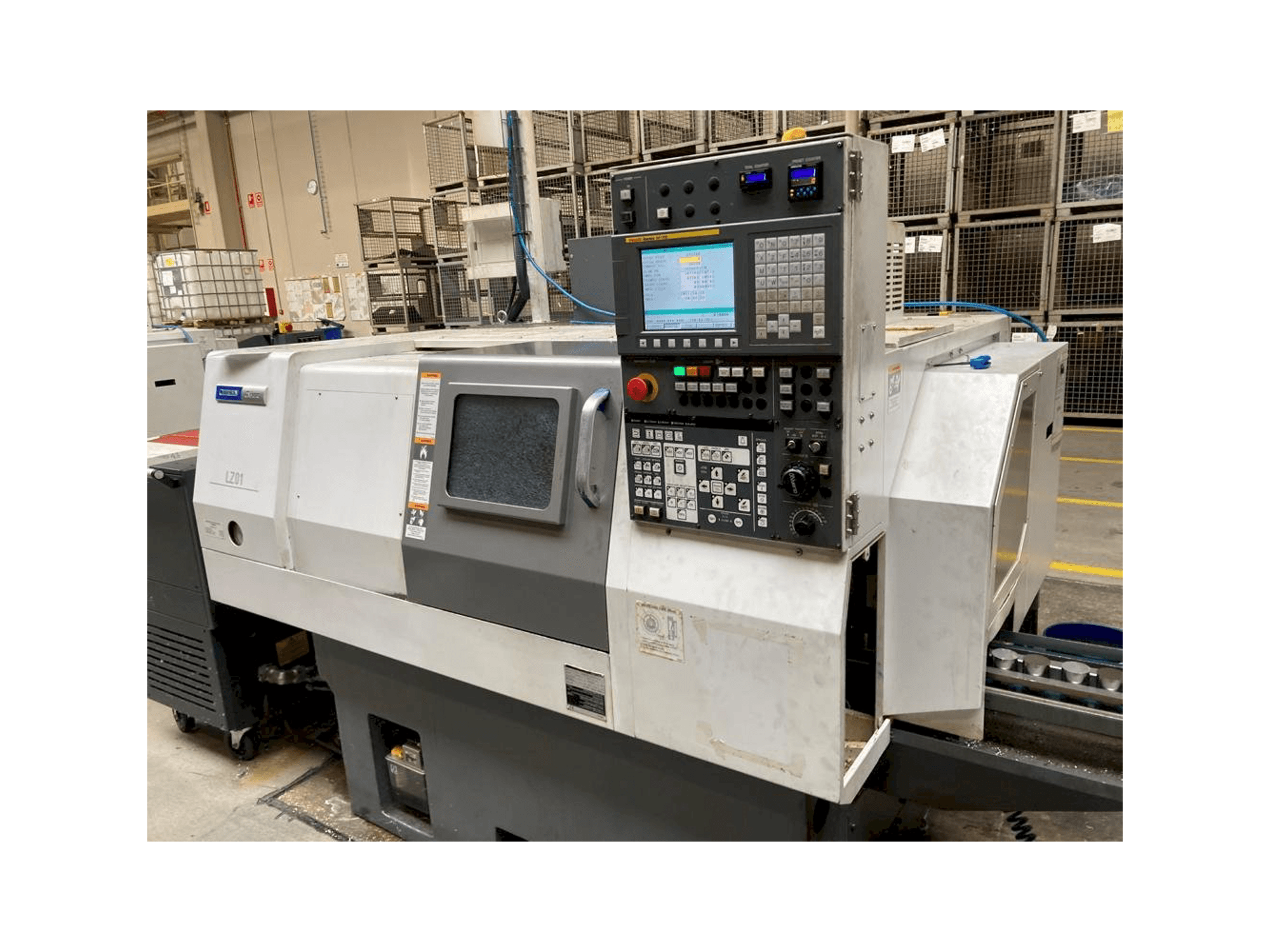 Vista frontal de la máquina Miyano LZ-01RY2