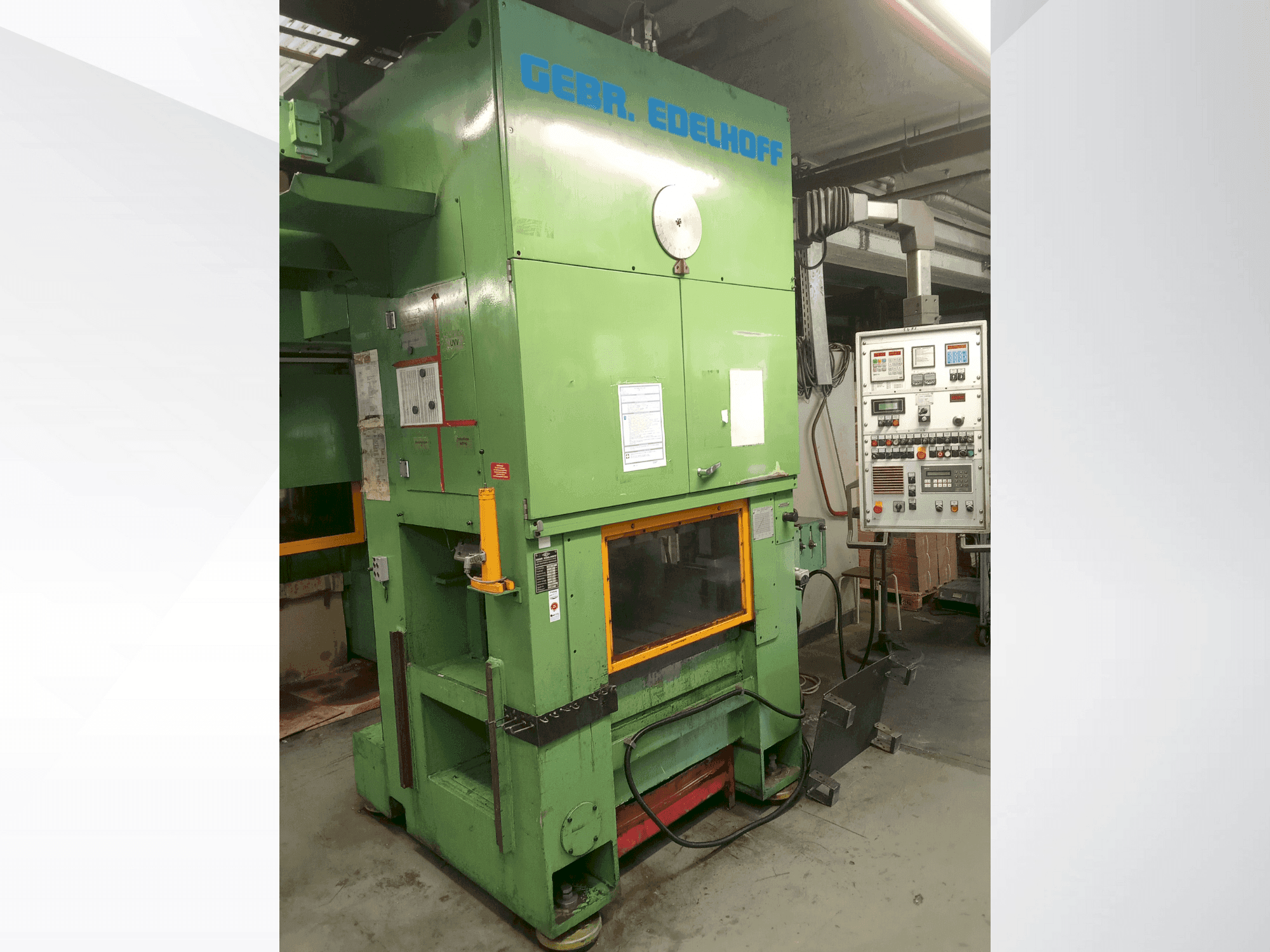 Vista frontal de la máquina EDELHOFF DARR 1/80