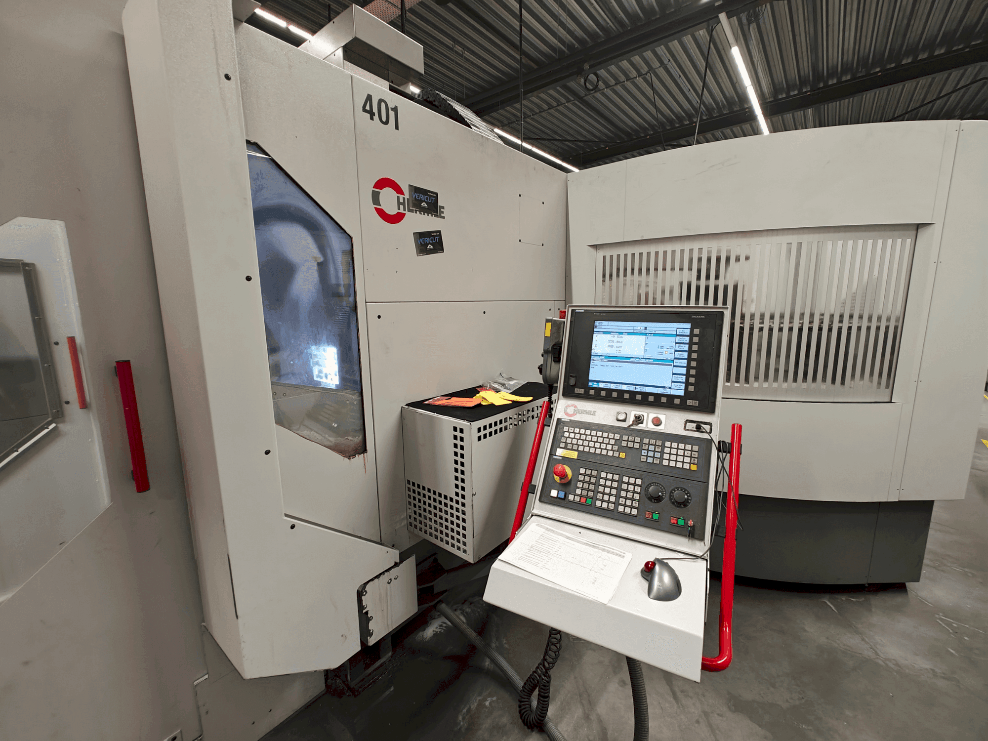 Vista frontal de la máquina HERMLE C 40 U