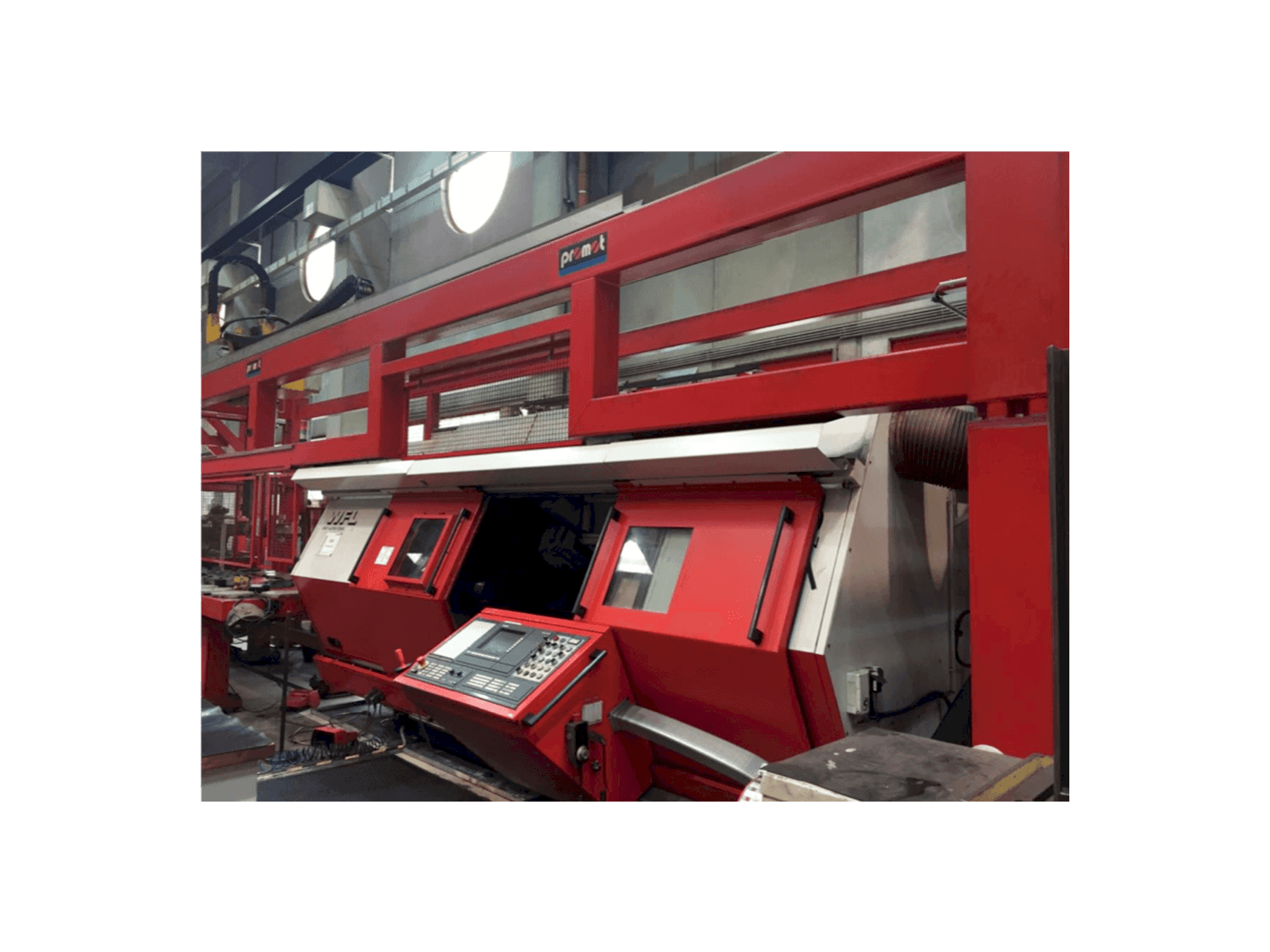 Vista frontal de la máquina WFL M50