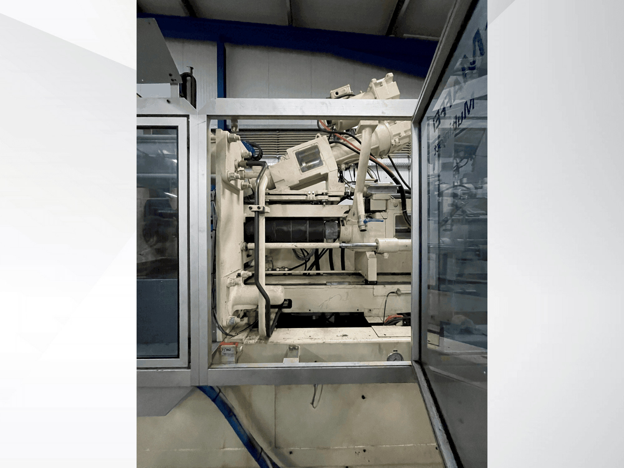 Vista frontal de la máquina Krauss Maffei 300-1400-390-3-CZ